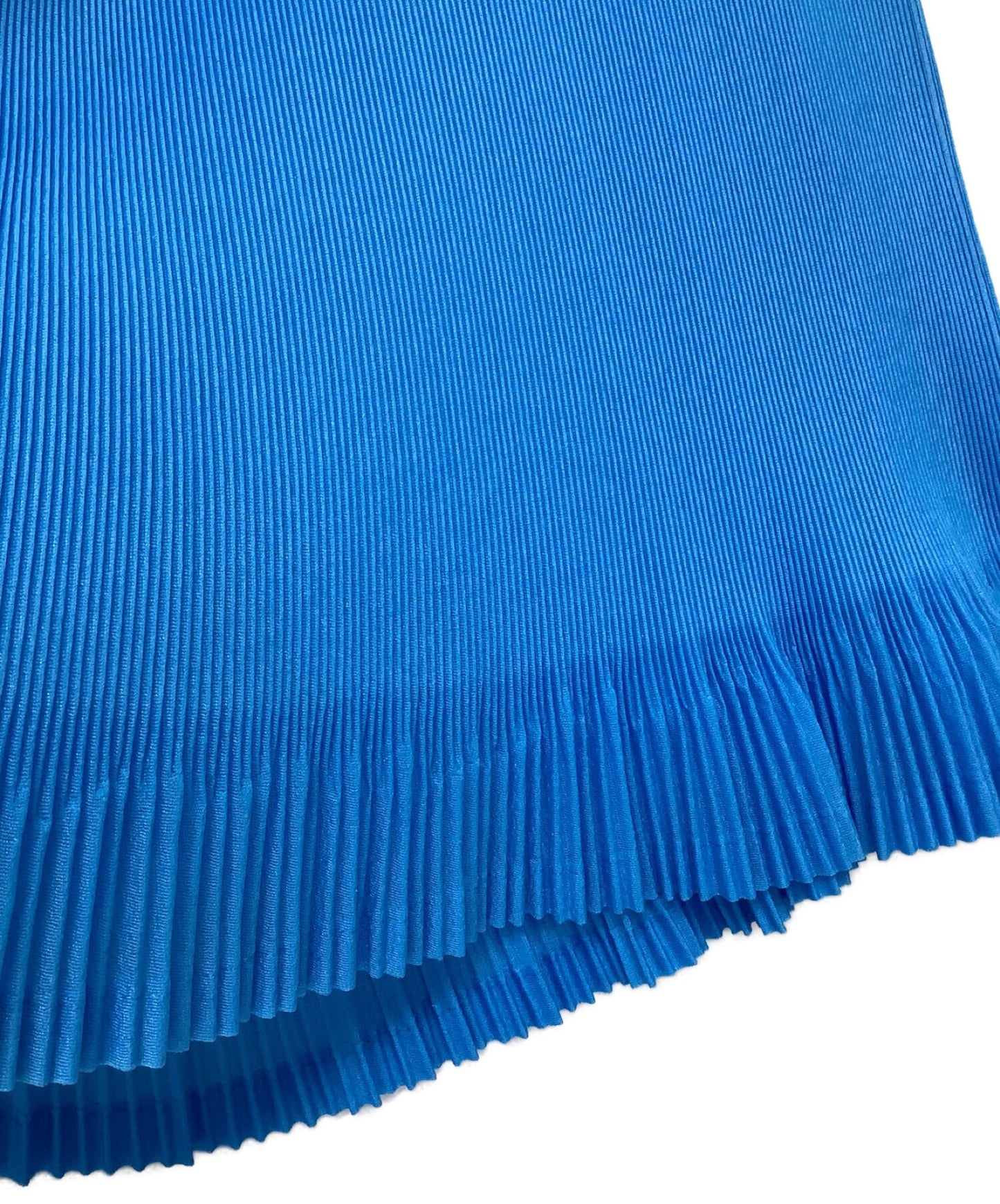 จีบโปรดตัดแขนกุดและเย็บ pp01fk341