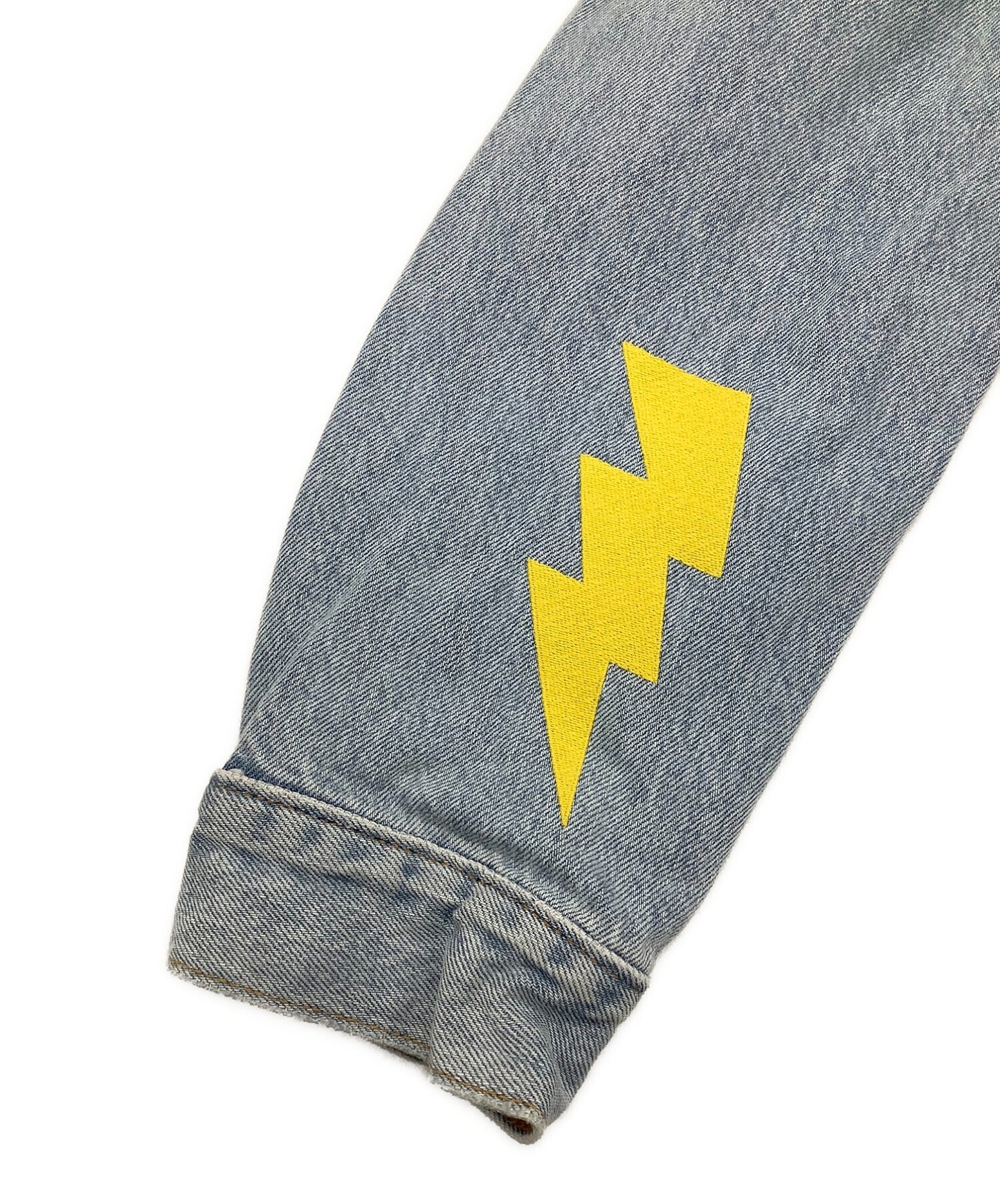 Levi的X Pokemon Vintage Fit Trucker夾克Pokemon 25週年合作Pikachu圖形