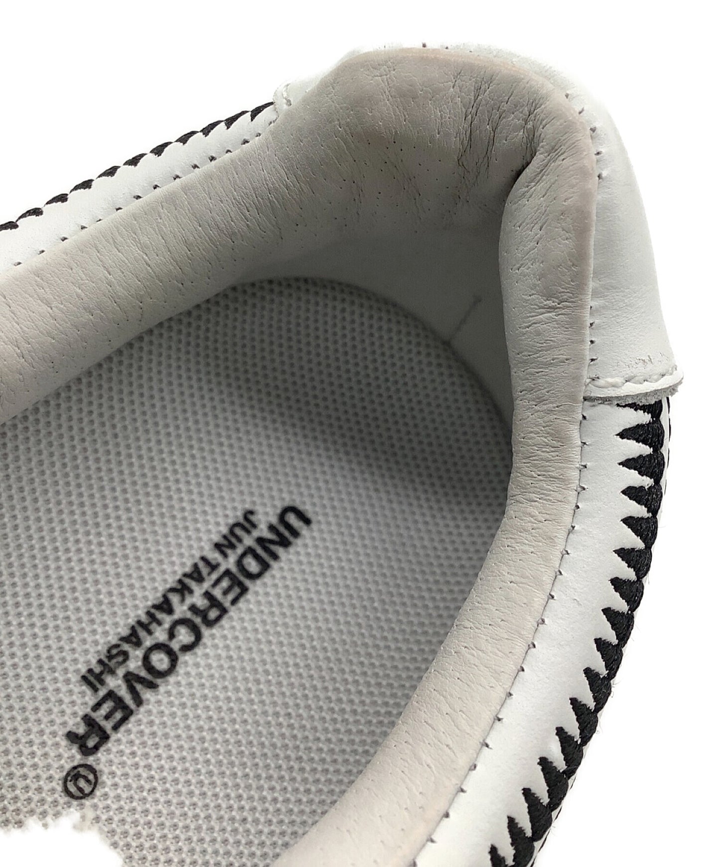 저지리 운동화 UCX8F06을 비밀리에 올리십시오