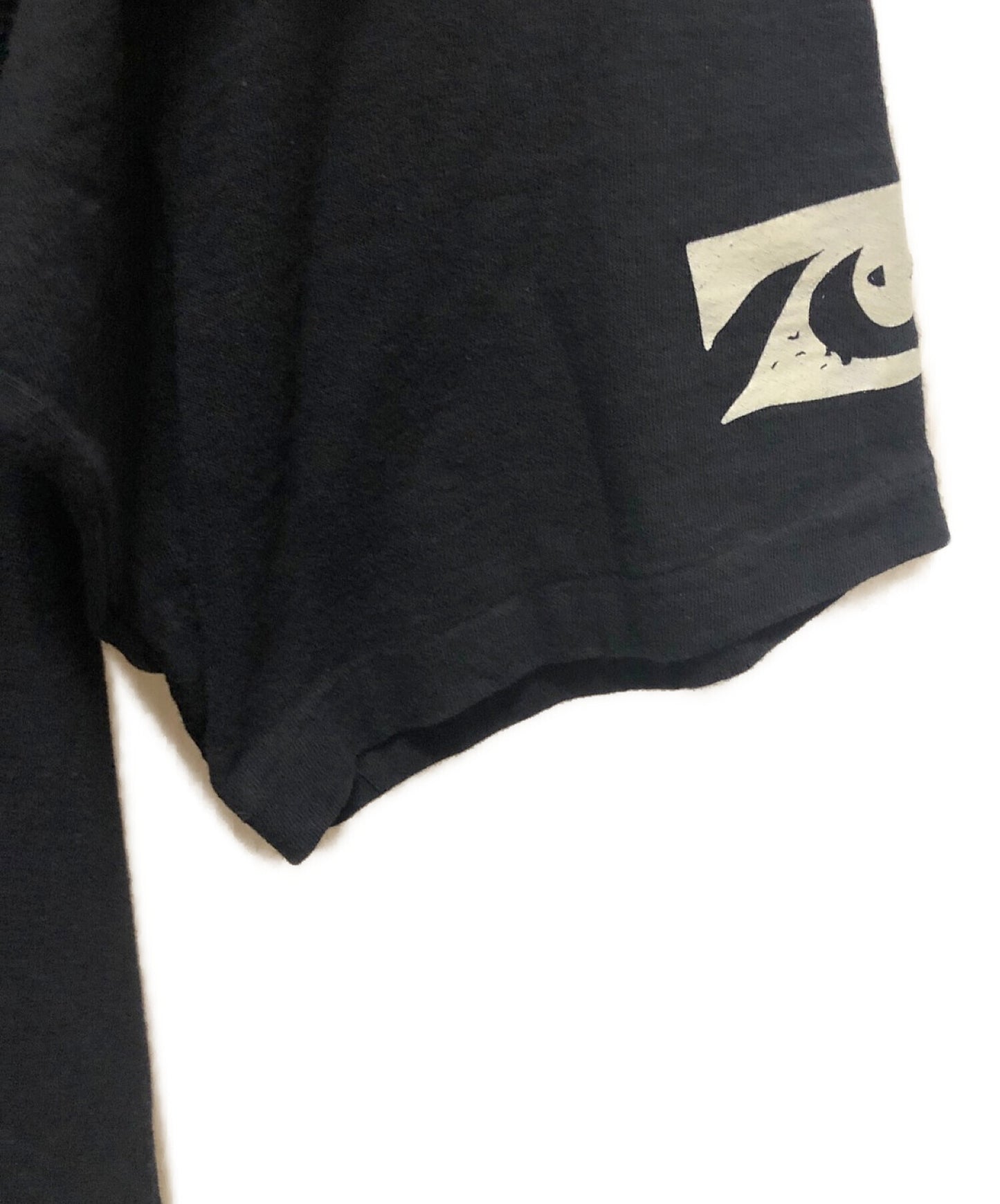 ตัดแต่งแขนสั้นตัดและเย็บ