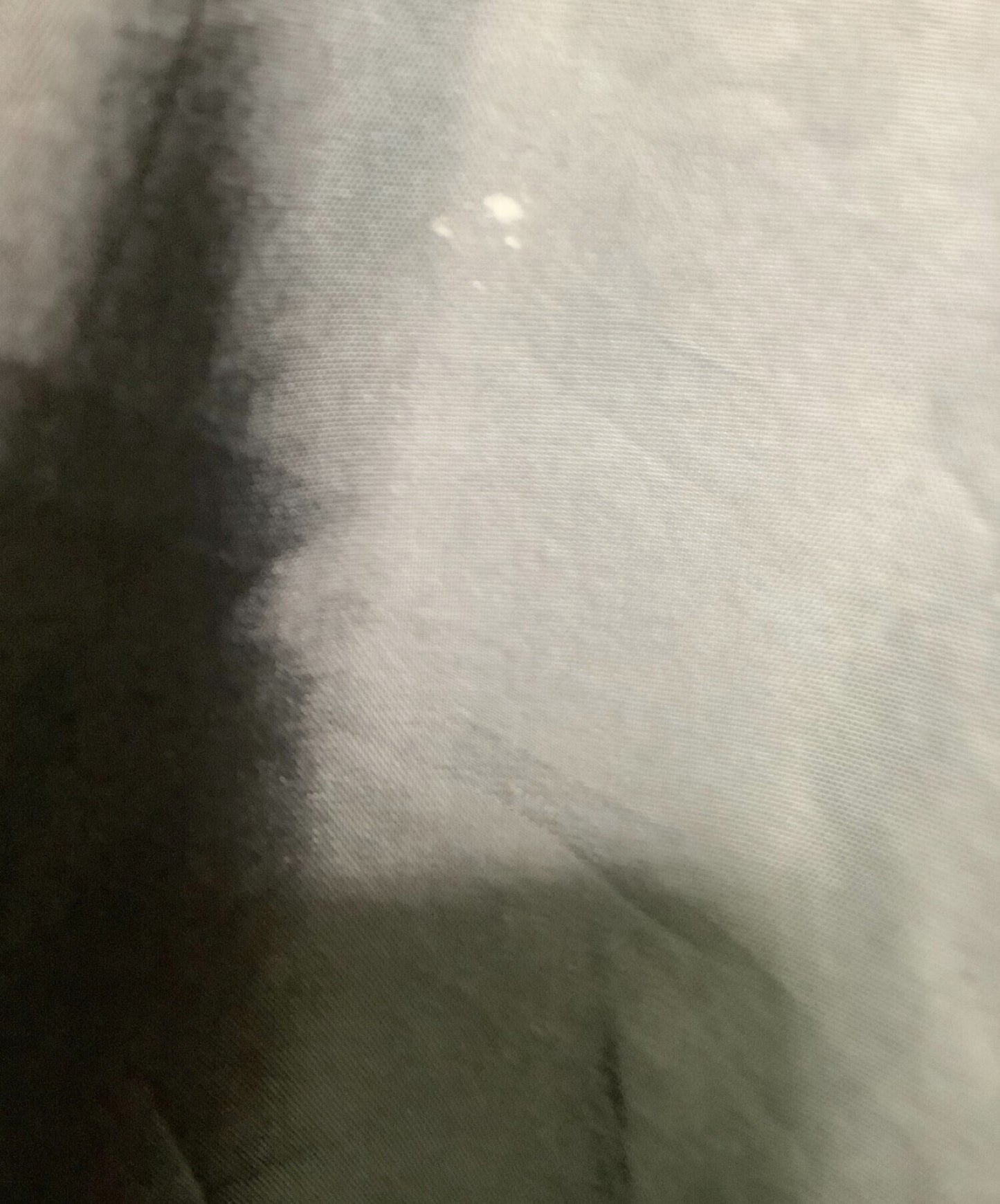 Y의 칼라 가죽이 재킷 위로 바뀌 었습니다