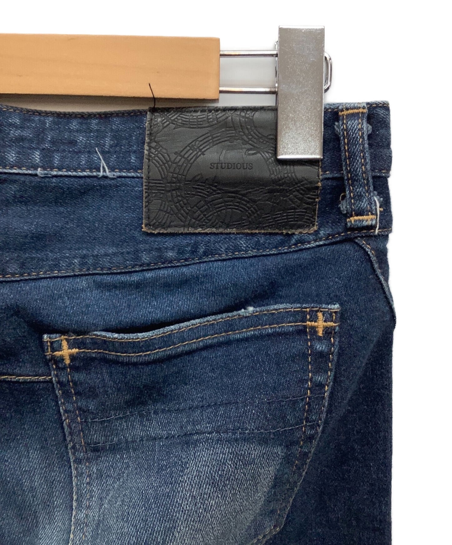 数字(n)损坏的牛仔布裤