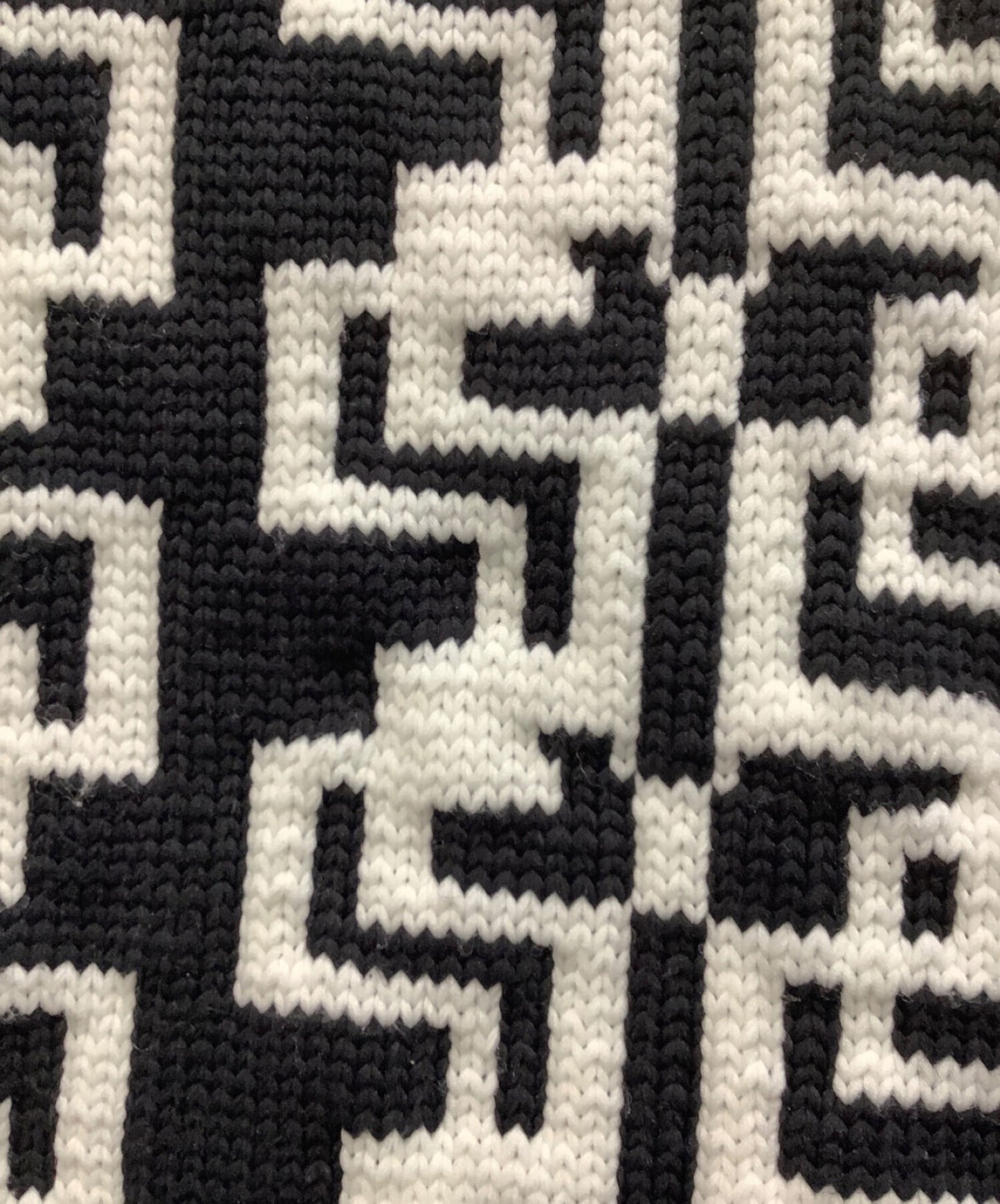 COMME DES GARCONS几何图案机组人员脖子夹具pH-N012