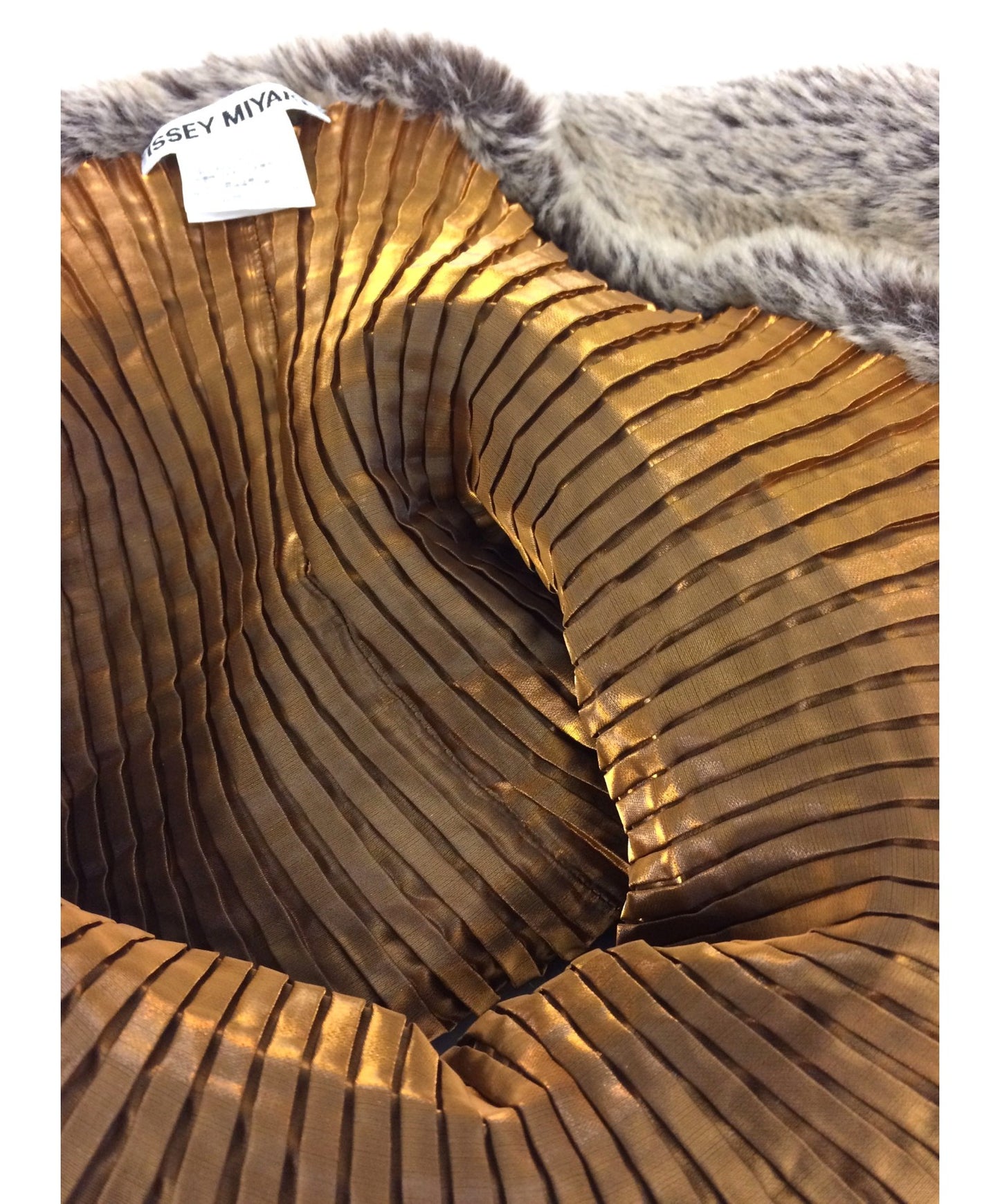 Issey Miyake Eco fur snood im03ad102