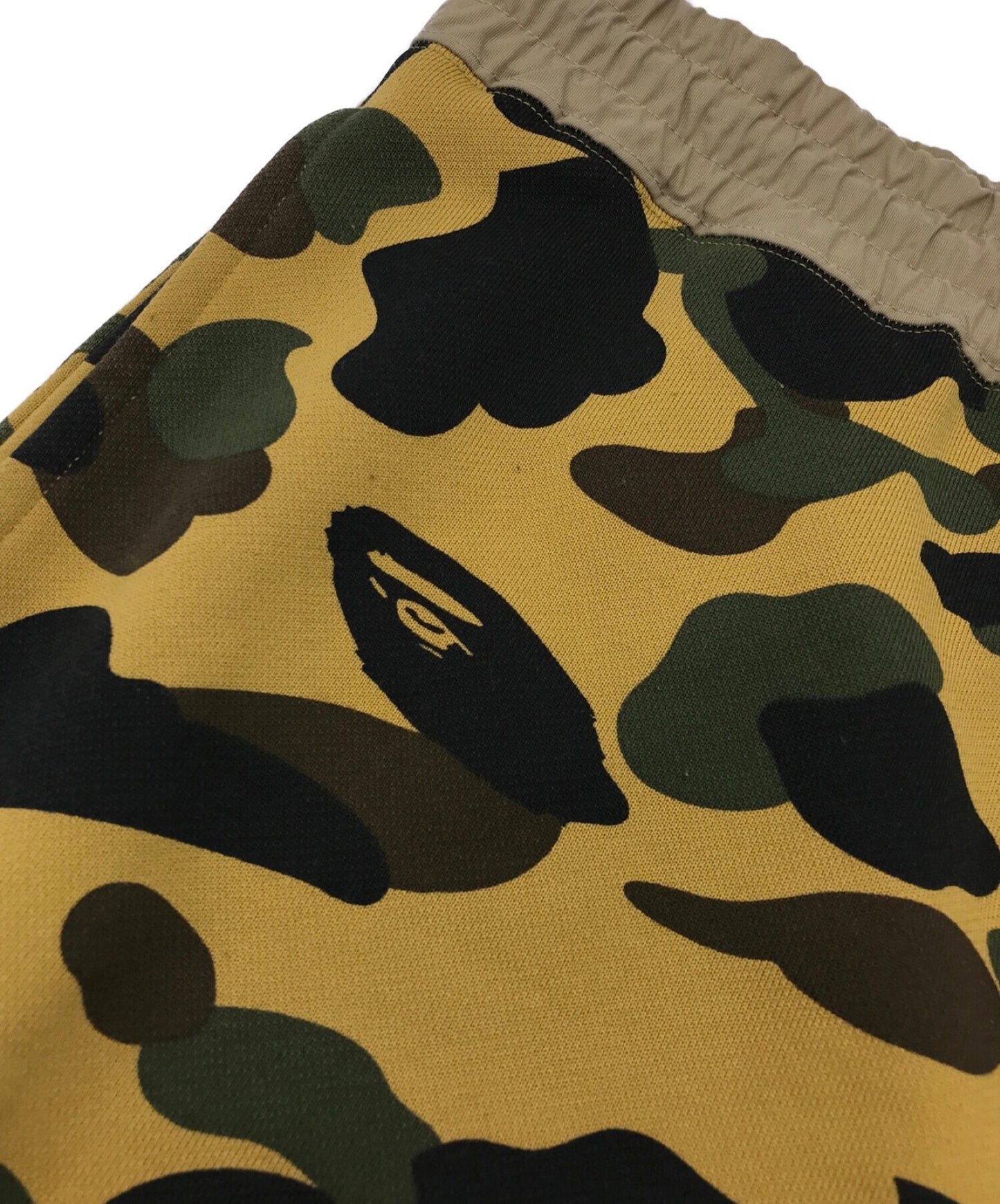 การอาบน้ำ APE 1st Camo Shougs Shorts 001SPF301011xx