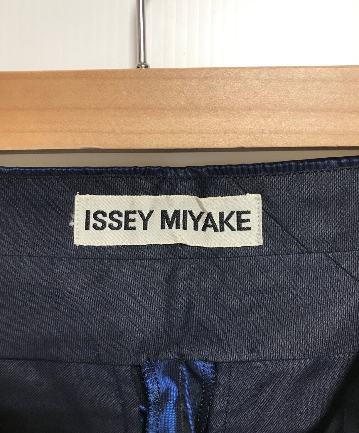 ISSEY MIYAKE SATIN TUCK PANTS IM11-FF025