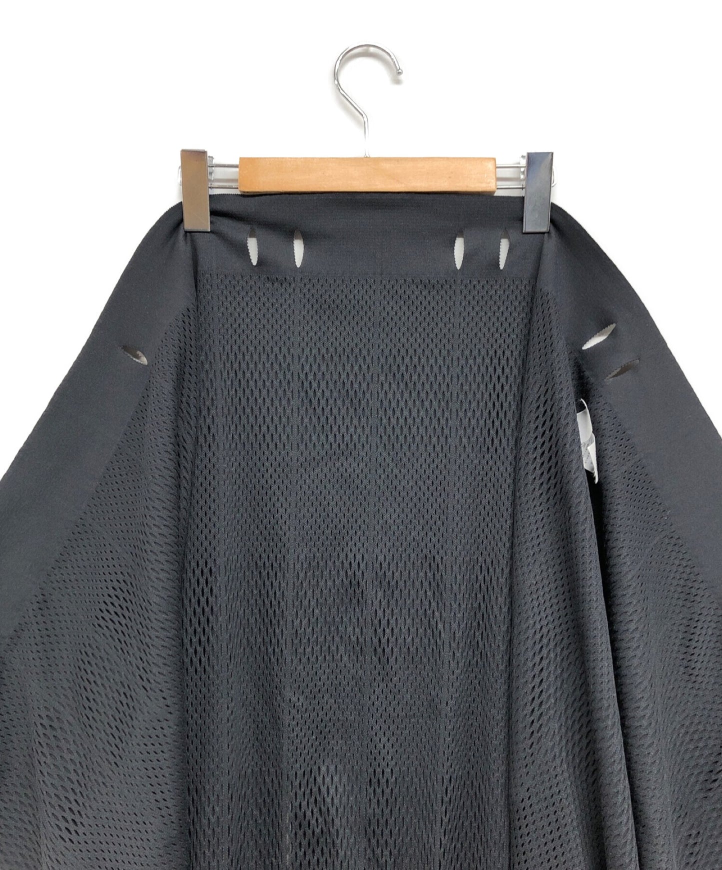 จีบโปรดกระโปรงที่มีคอปก PP83-LG912