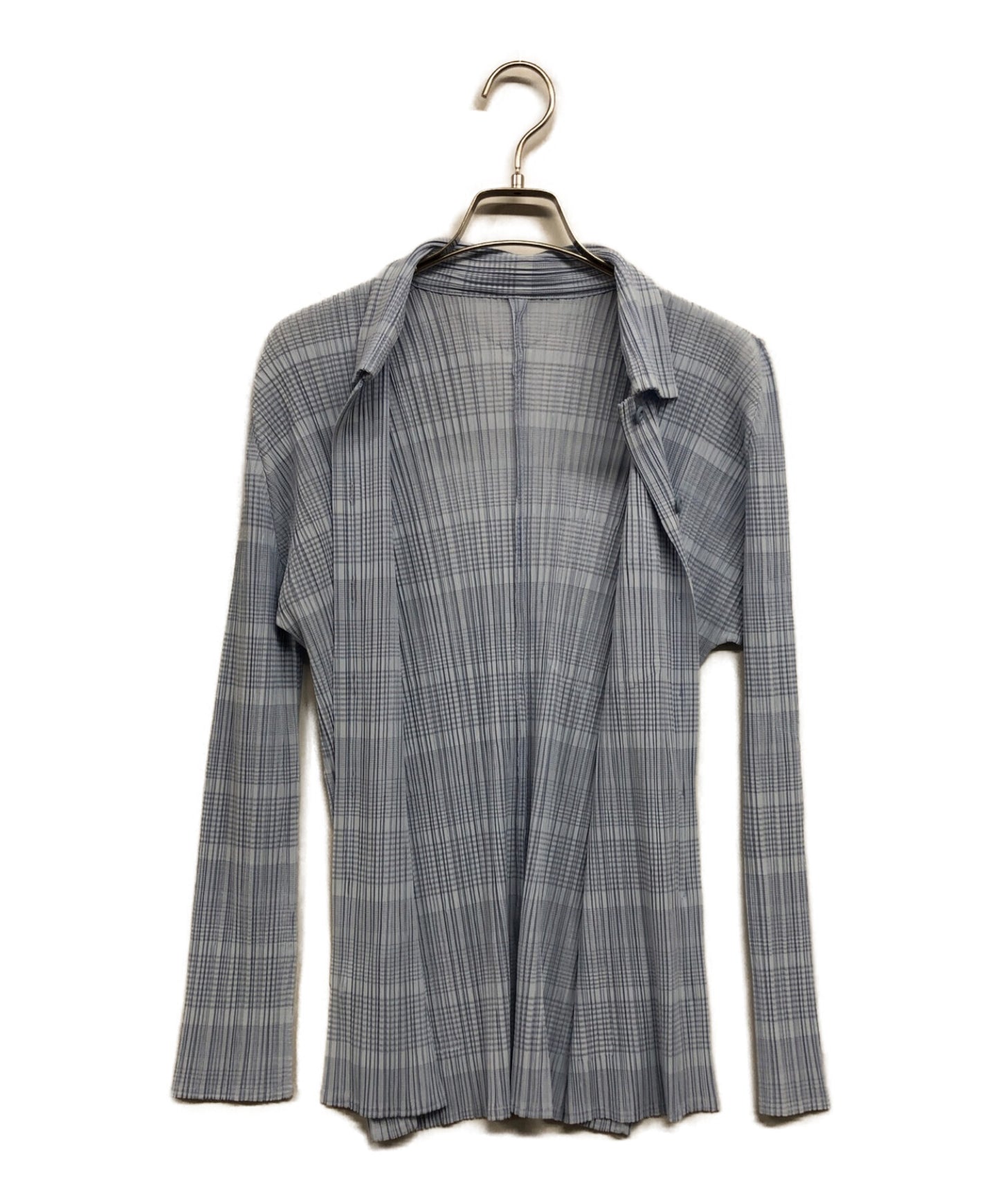 จีบโปรดตรวจสอบเสื้อเชิ้ตจีบ