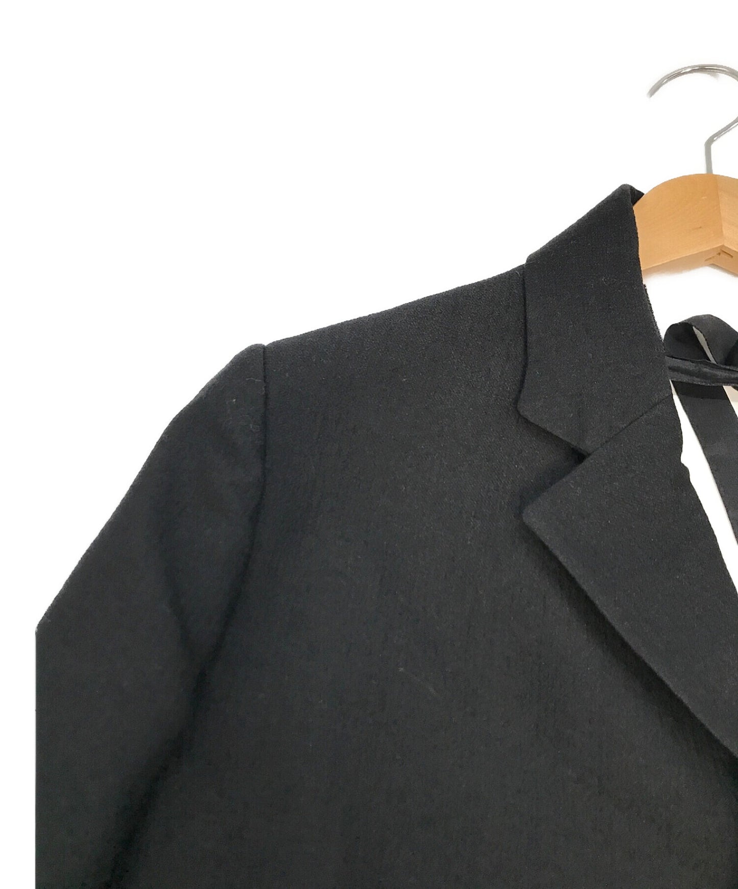 Comme des Garcons กลับเปิดการออกแบบเสื้อโค้ท GH-J008