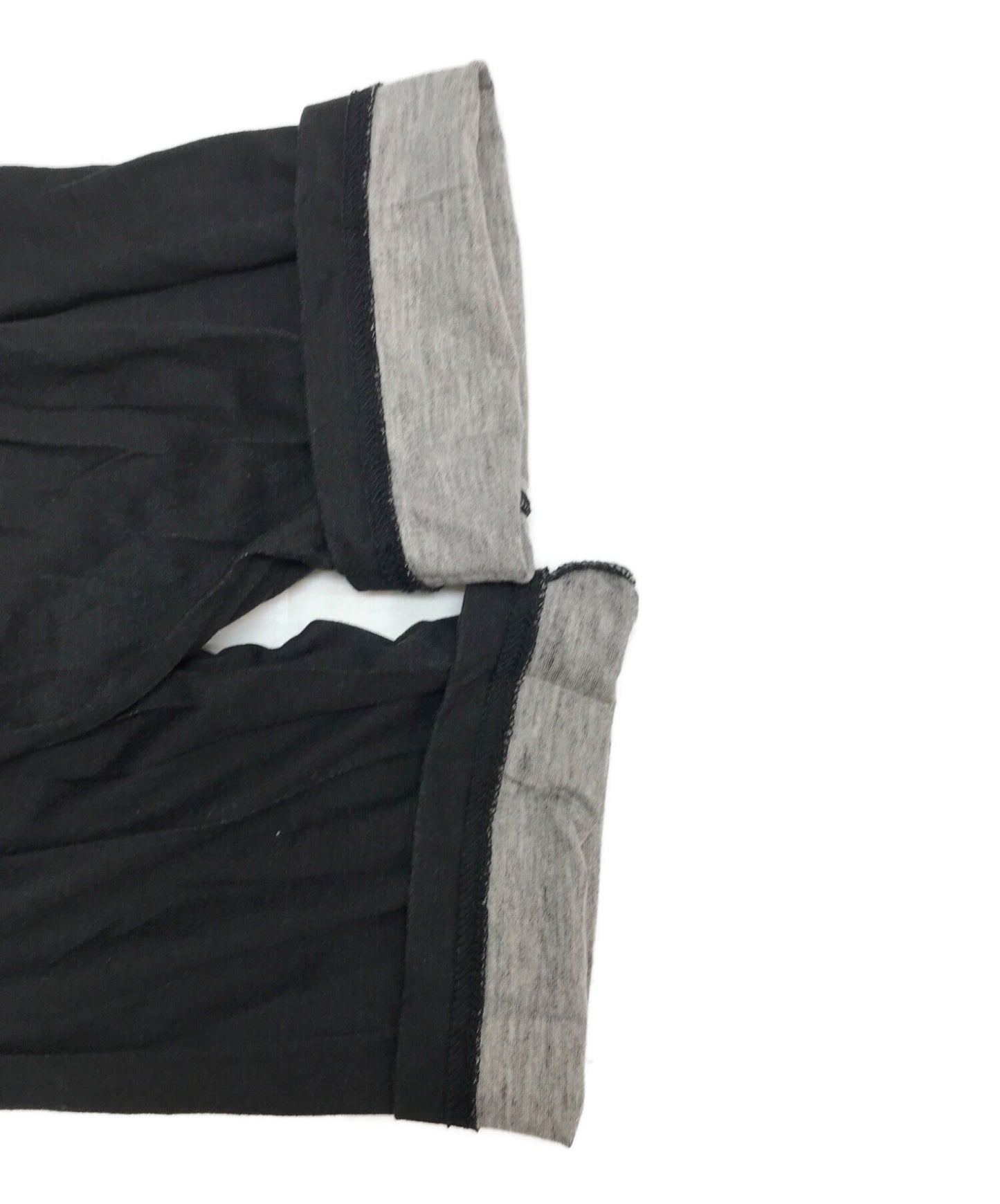 黑色醜聞Yohji Yamamoto消息打印圓頸長袖切割和縫製