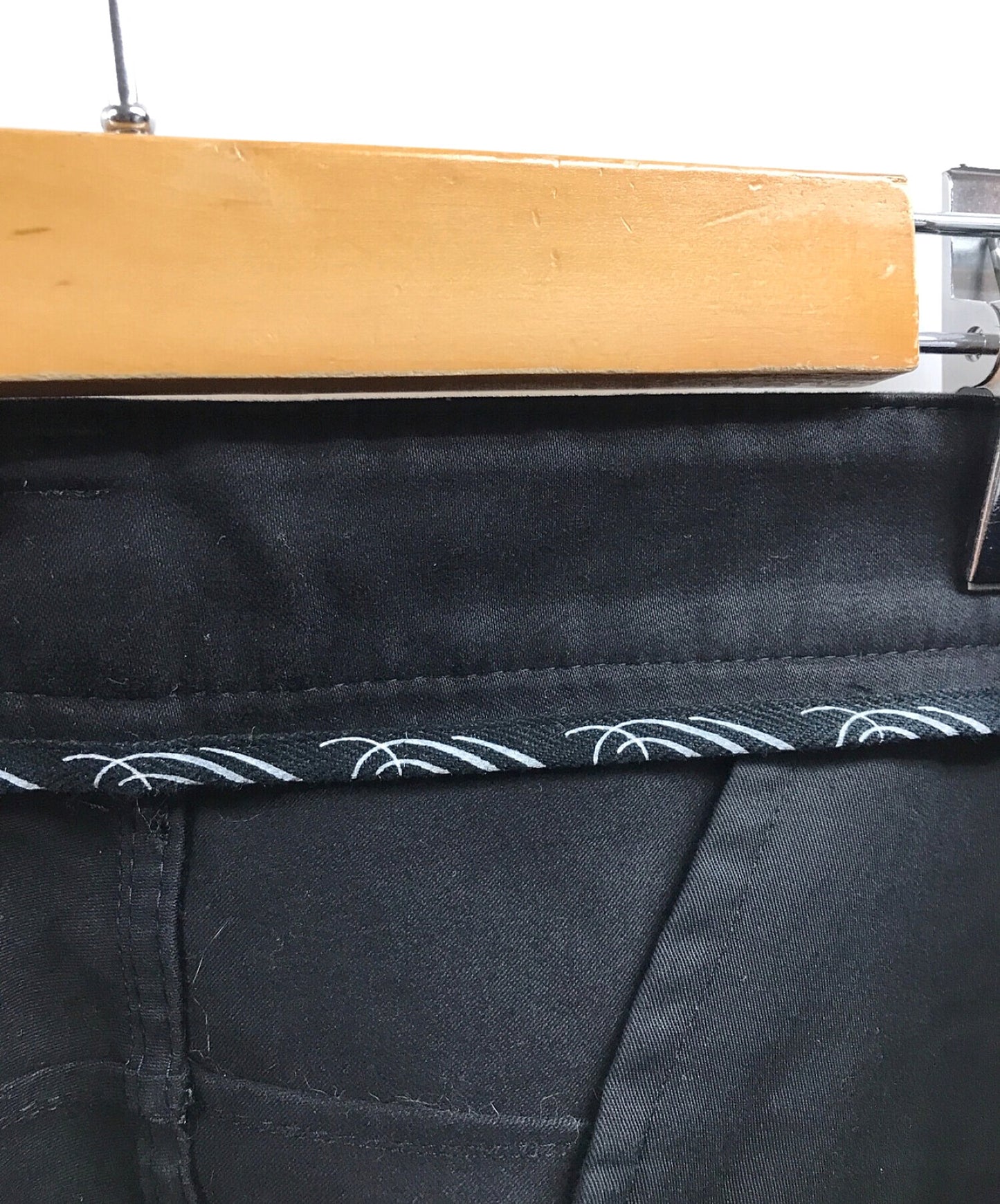 각 측면에서 다른 색상의 Issey Miyake 바지 ME13ff068