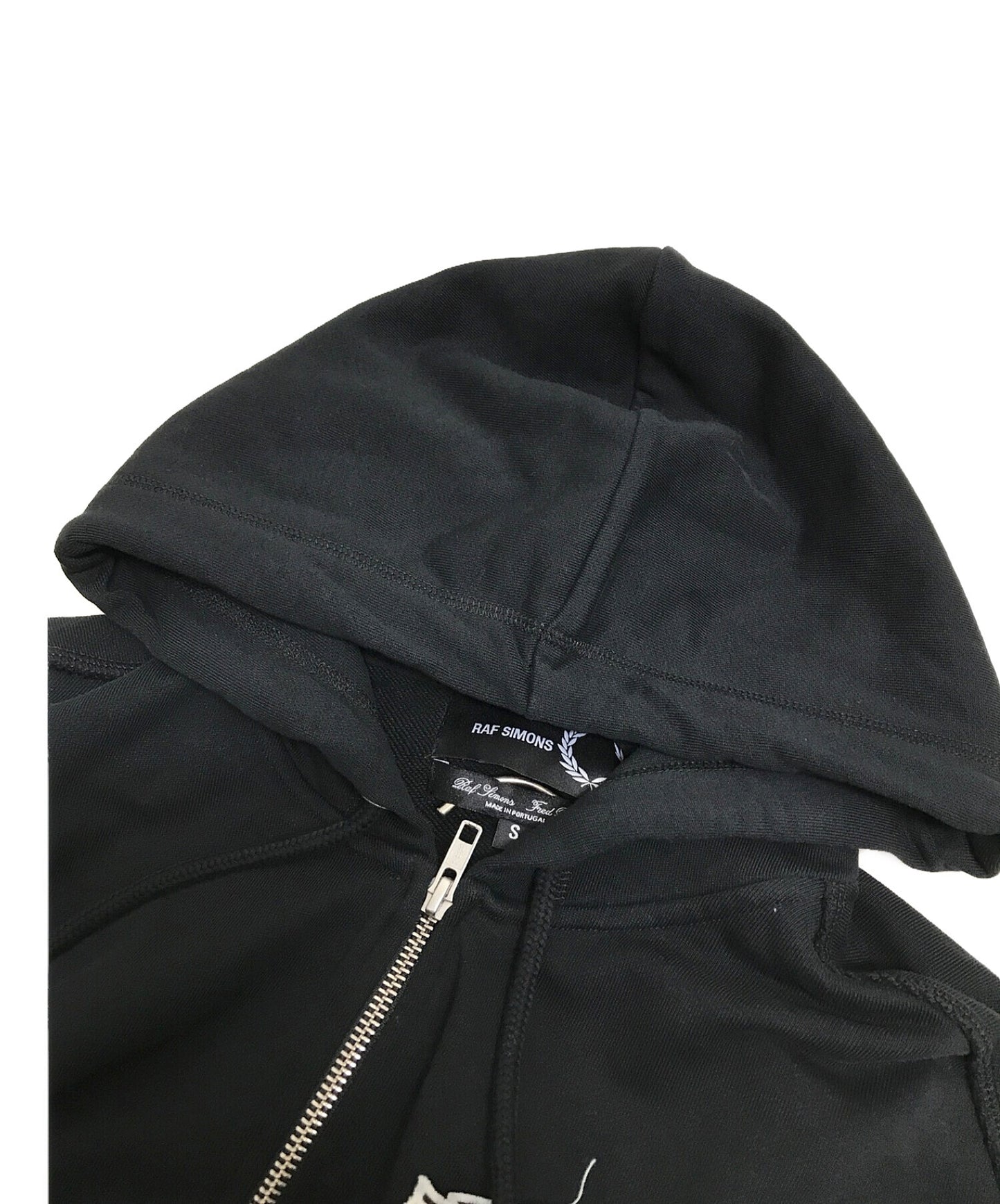 RAF SIMONS × Fred Perry พิมพ์แพทช์ซิป Hoodie การทำงานร่วมกันปักปักตัก SJ9045 SJ9045