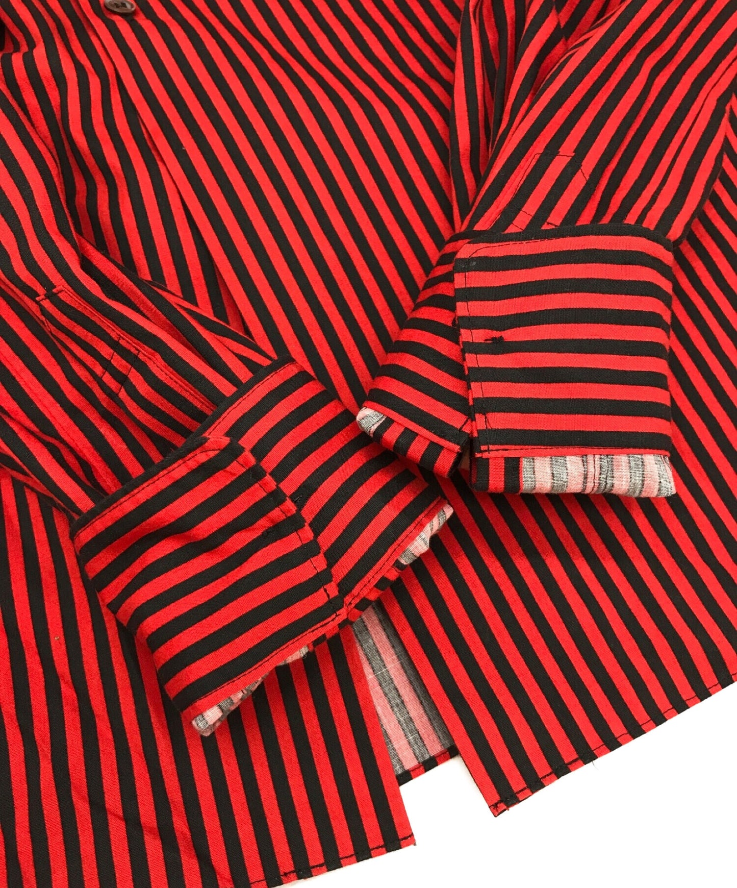 Comme des Garcons Homme Plus กลับไปที่การออกแบบด้านหน้าเสื้อเชิ้ตลายลาย PQ-B047