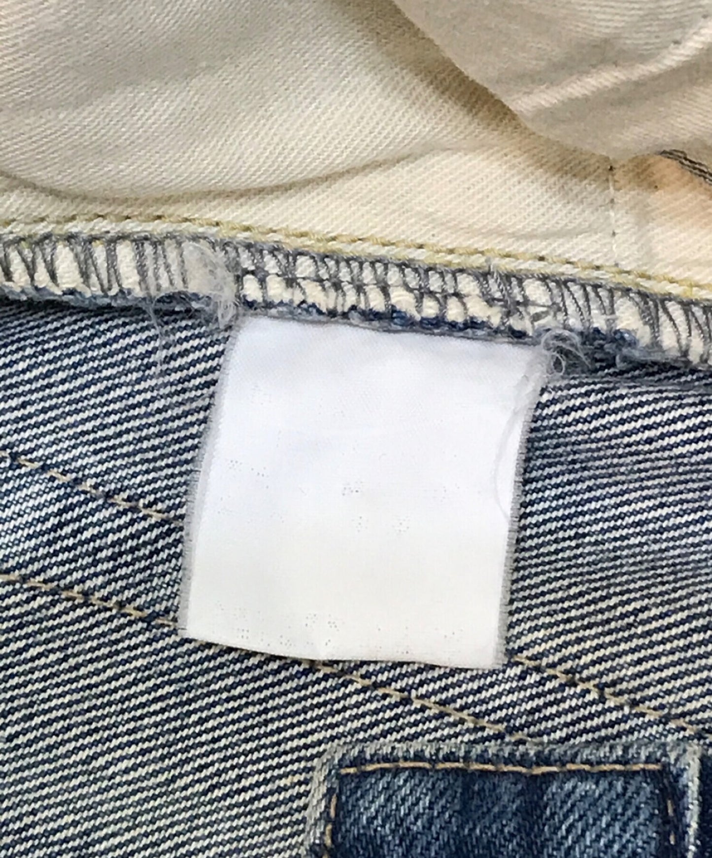 歇斯底里的魅力小窗釘牛仔褲