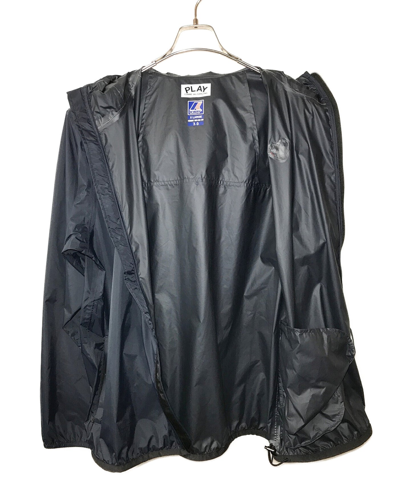 Comme des Garcons Mountain Parka를 플레이하십시오