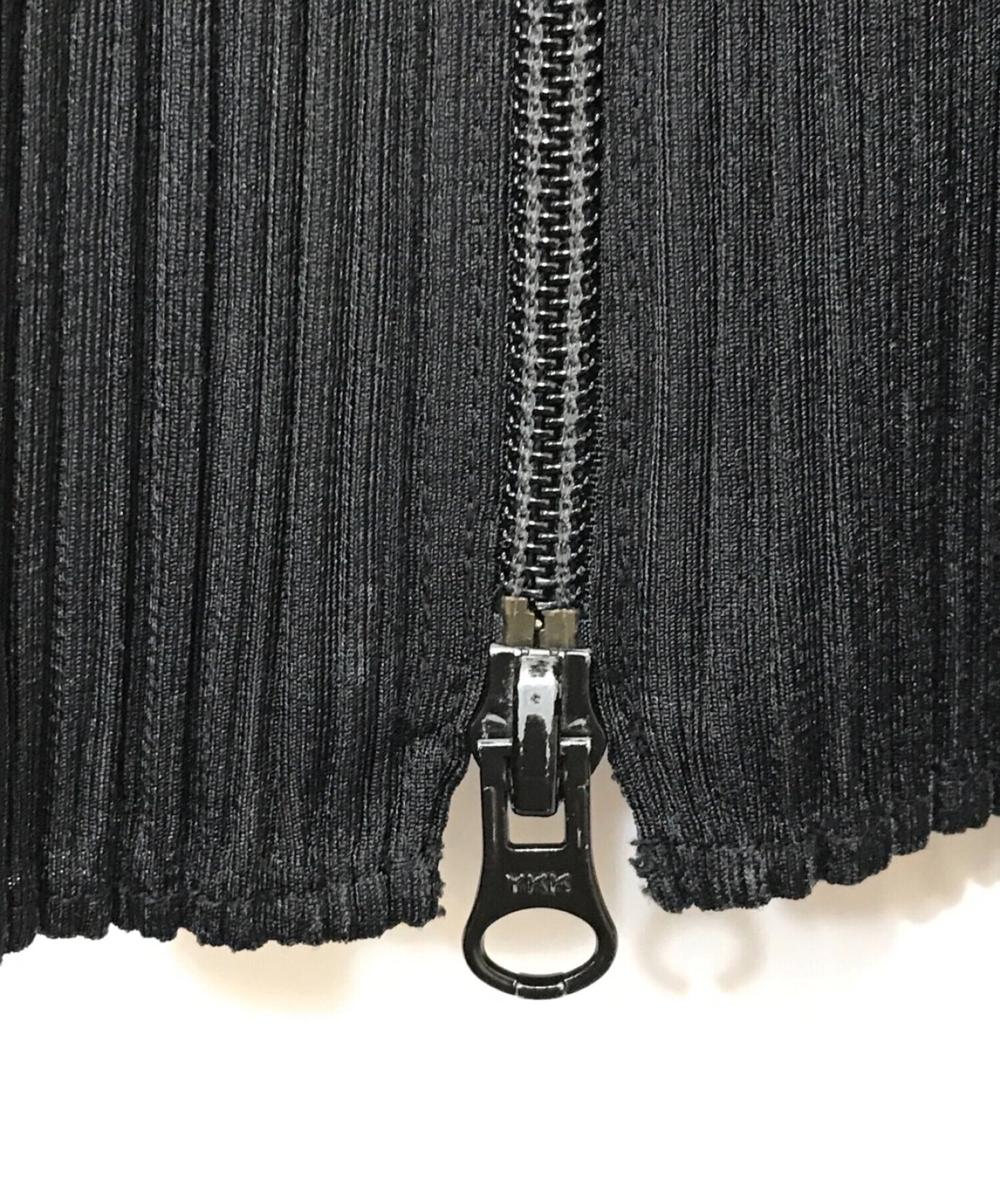 褶皱请打pleated Zip背心PP04-JE384