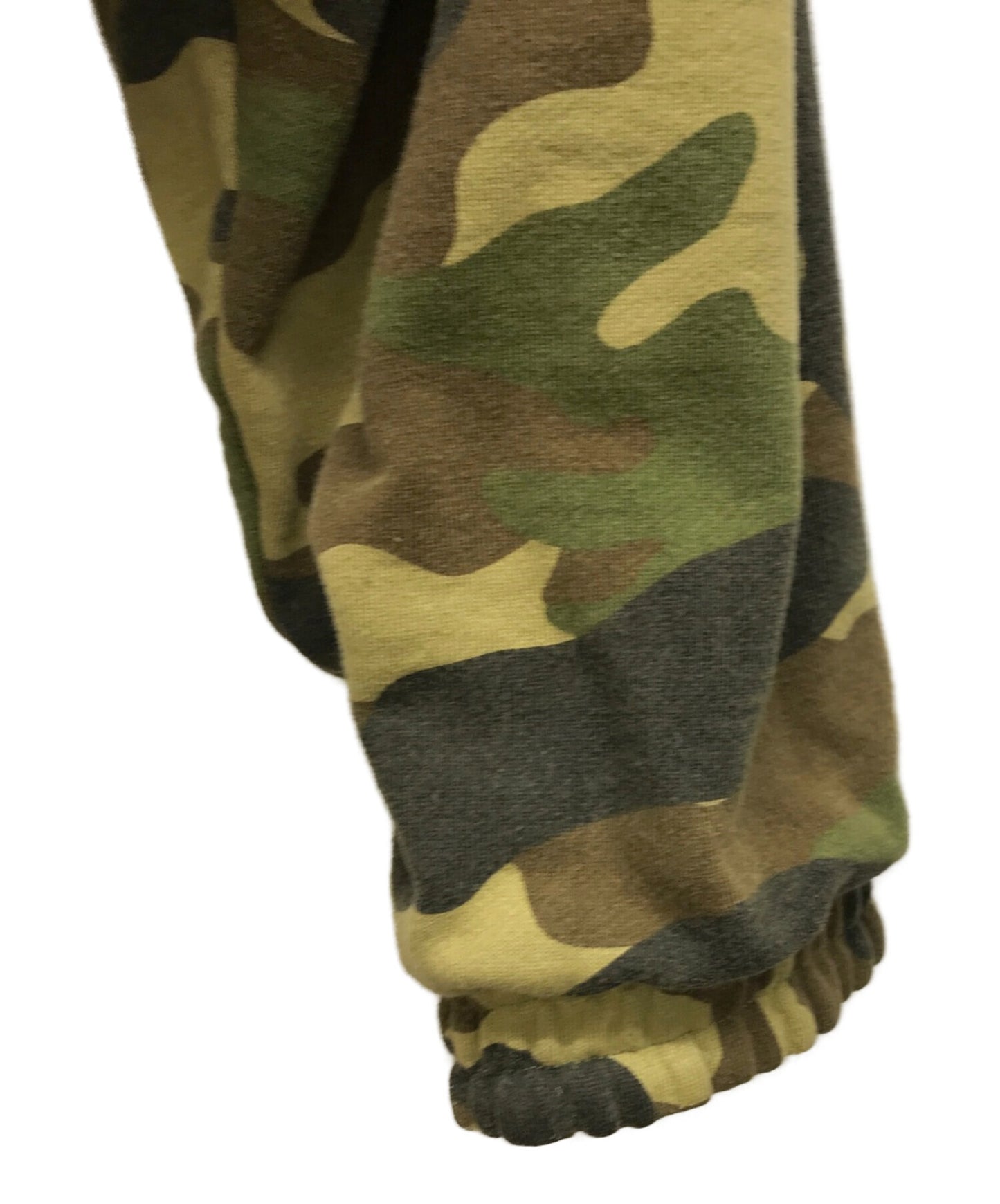 แจ็คเก็ตไนลอนแบบย้อนกลับได้