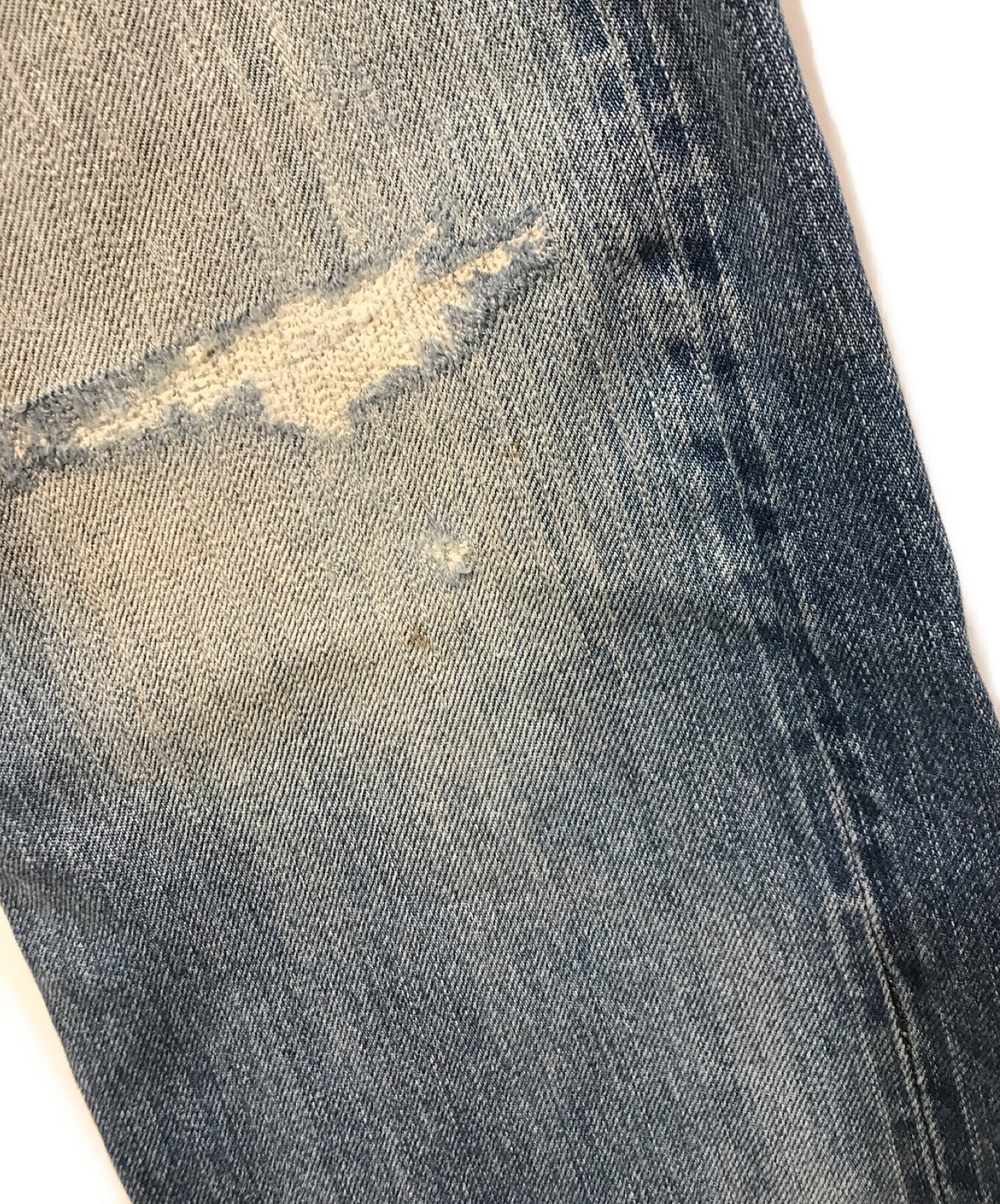 กางเกงยีนส์ที่มีความเย้ายวนใจ