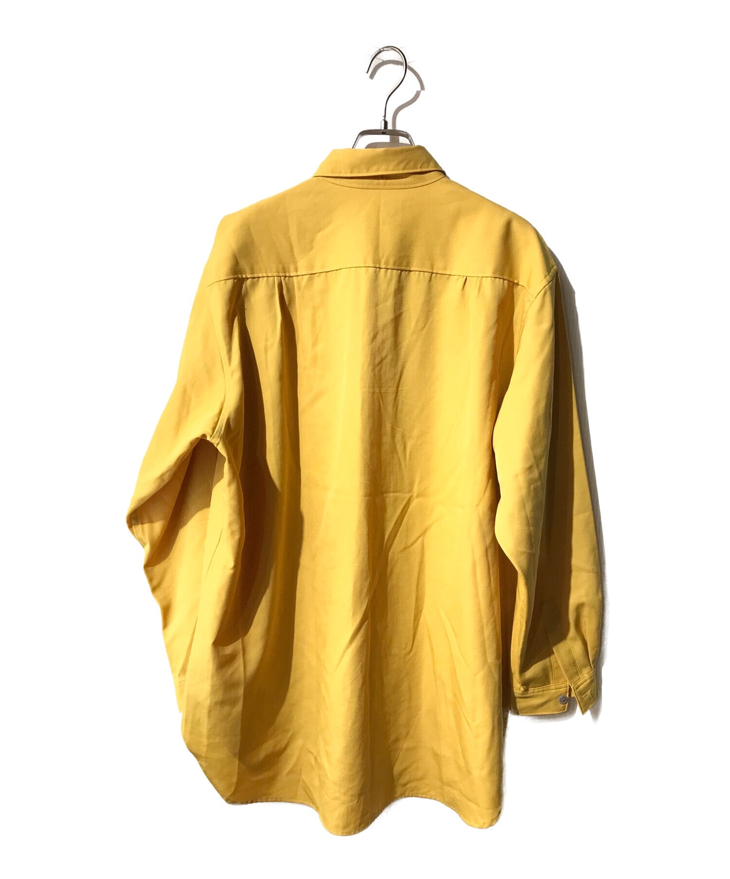 เสื้อเชิ้ตของ Y กับคอ Yi-B92-118