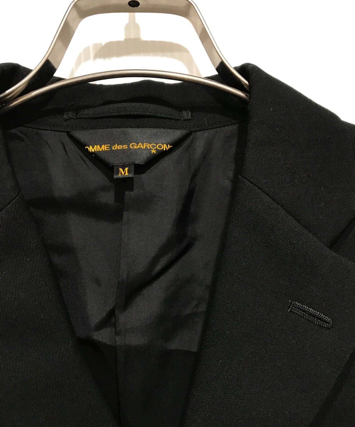 Comme des Garcons는 재킷 GD-J036을 맞춤화했습니다