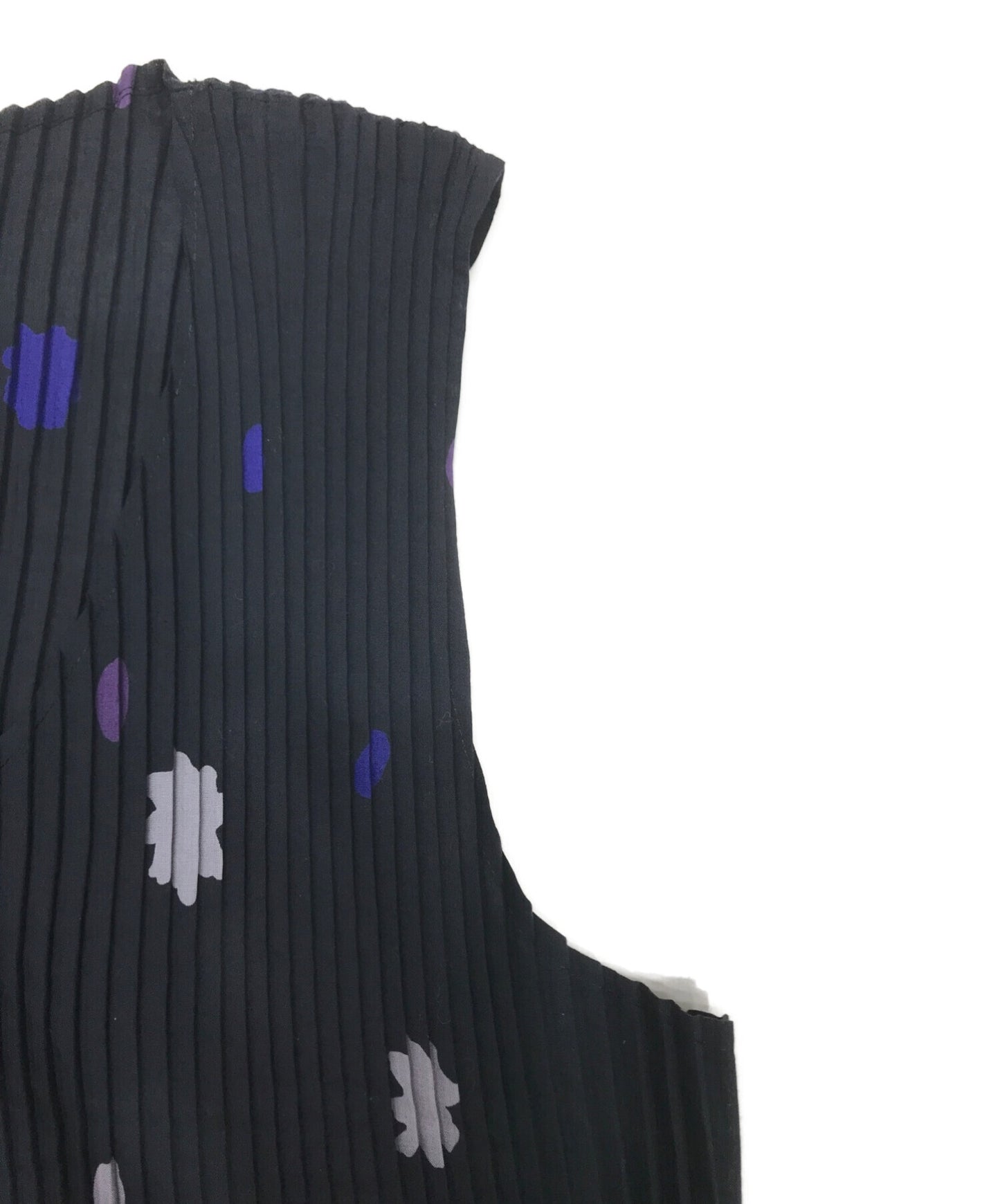 ชุดจีบ Issey Miyake พร้อมลวดลายทั้งหมด IM24FH927