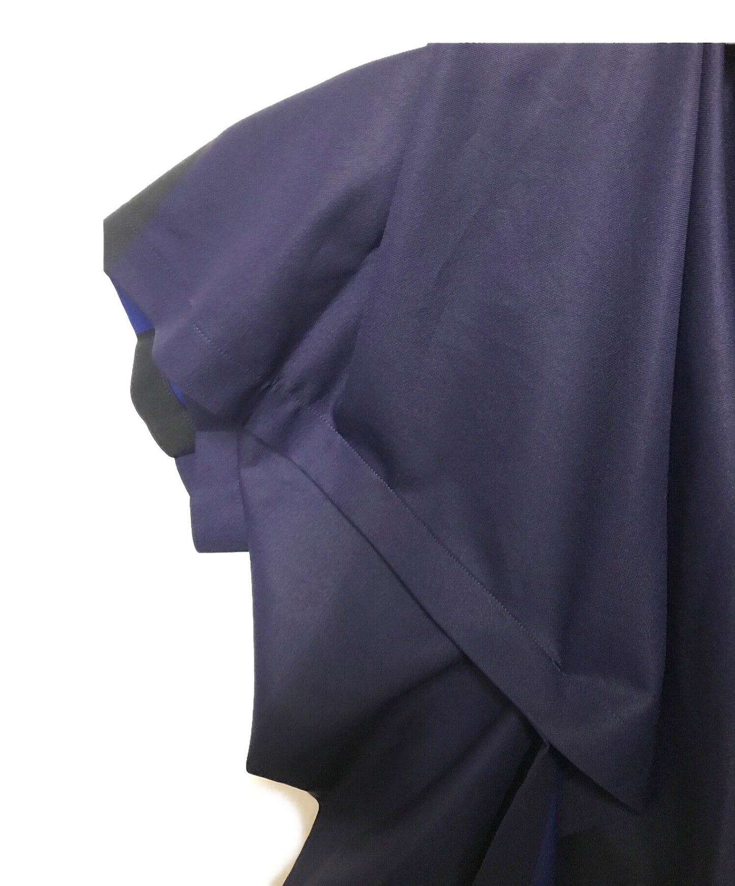 Issey Miyake เลเยอร์การตัดแบบอสมมาตรและเย็บ IL73FH823