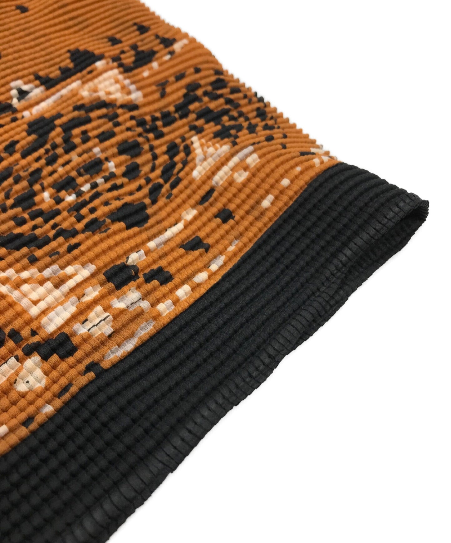 Me Issey Miyake โอนวาฟเฟิลคาร์ดิแกนจีบ MI51FO241