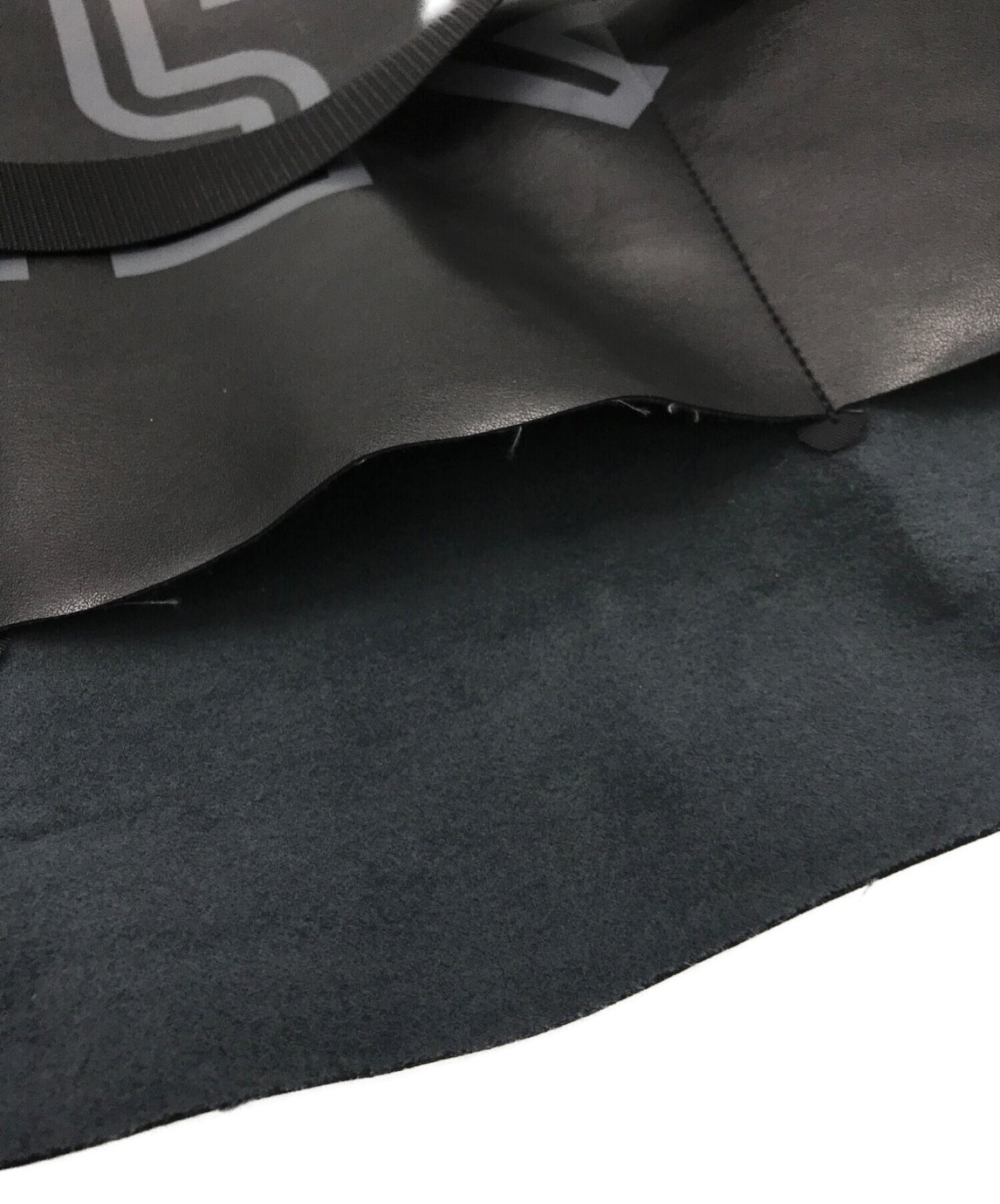 Black Comme des Garcons 13579 กระเป๋าสะพาย 1H-K 804