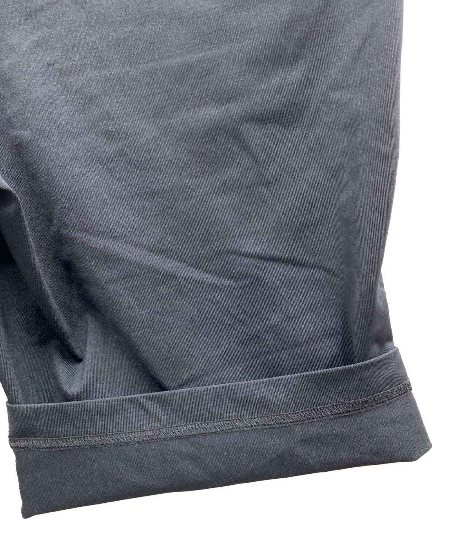 Yohji Yamamoto는 Homme Nylon Jersey Shorts He-T10-631을 부어 넣습니다