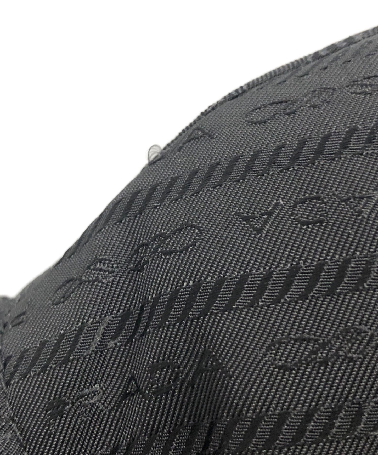 Prada Re-Nylon ตัดแจ็คเก็ตลง 29Y056 S222 11FC