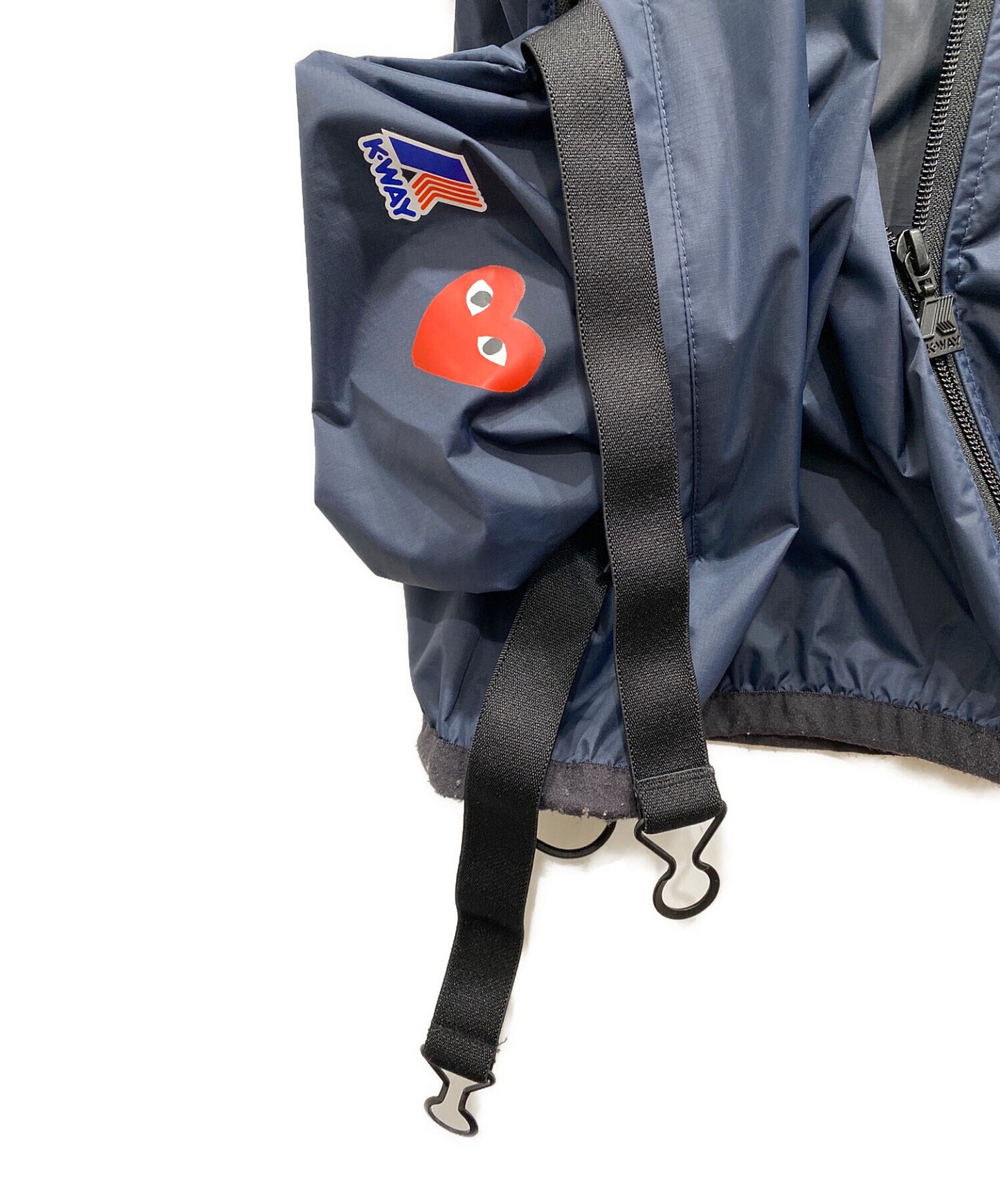 Comme des Garcons 공동 작업 나일론 재킷을 재생하십시오