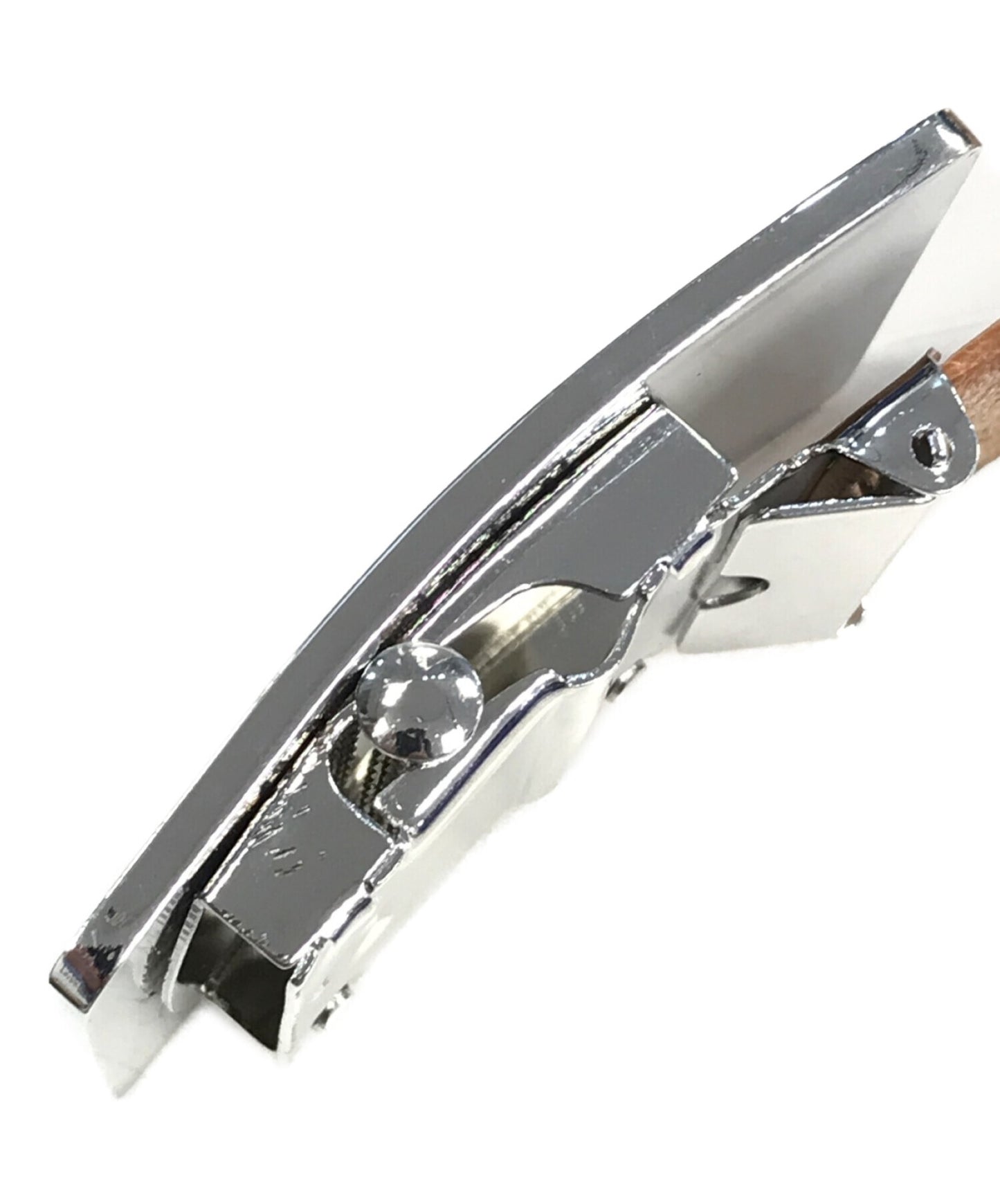 เข็มขัดมนุษย์ทำ