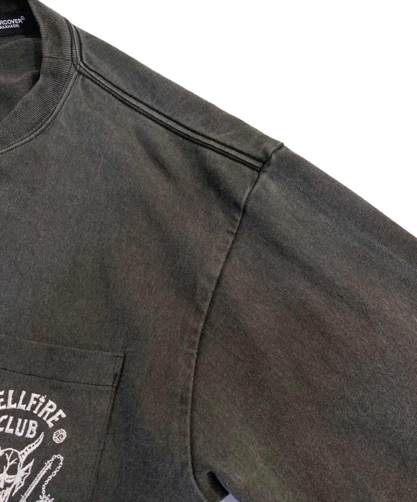 เสื้อยืด Collaboration 22AW UC2B9820-2