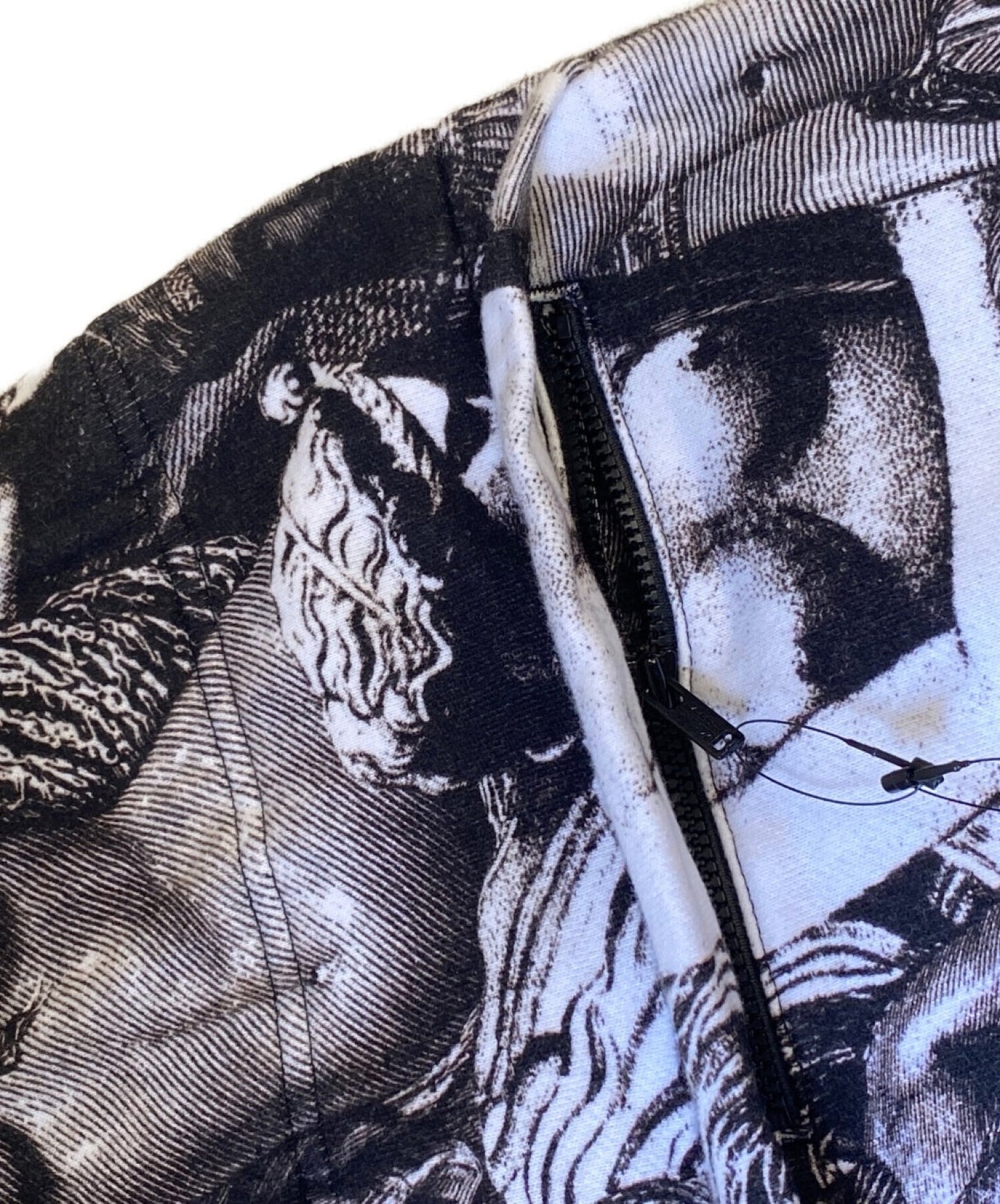 23SS 전 세계 지퍼 스웨트 팬츠 UC1C4508을 비밀리에 올리십시오