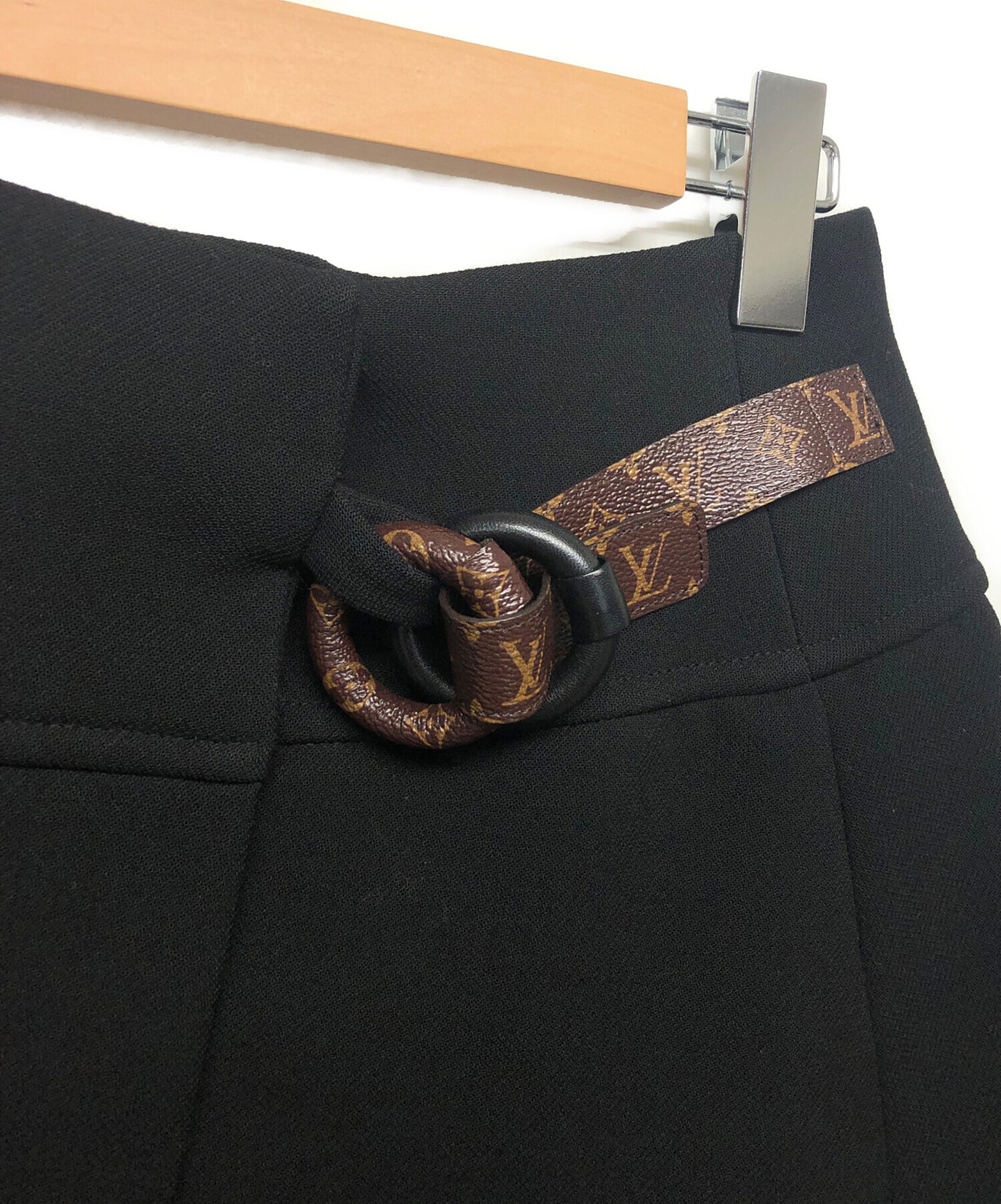 [Pre-owned] LOUIS VUITTON Double Ring Wrap Skirt FMSK81