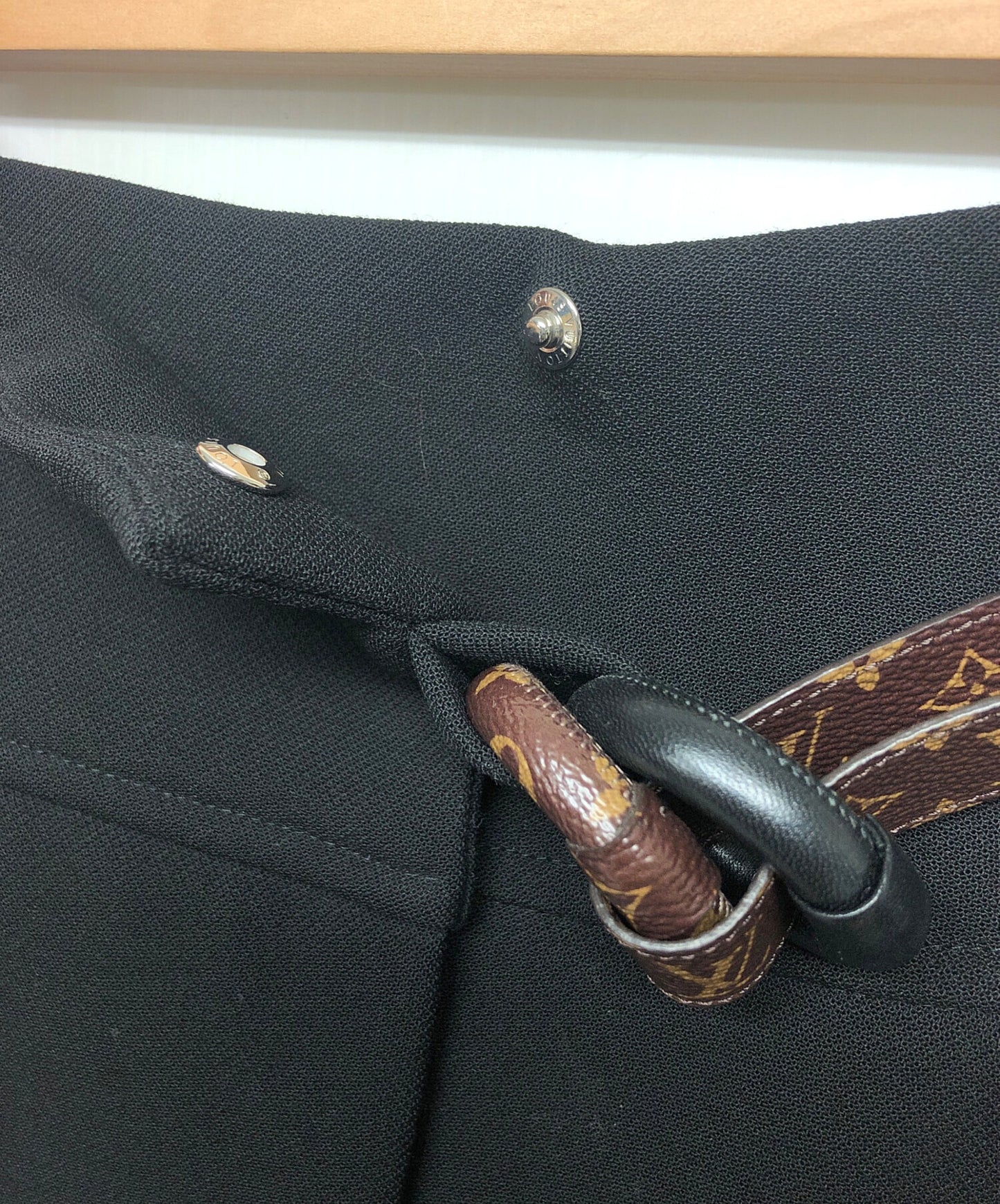 [Pre-owned] LOUIS VUITTON Double Ring Wrap Skirt FMSK81