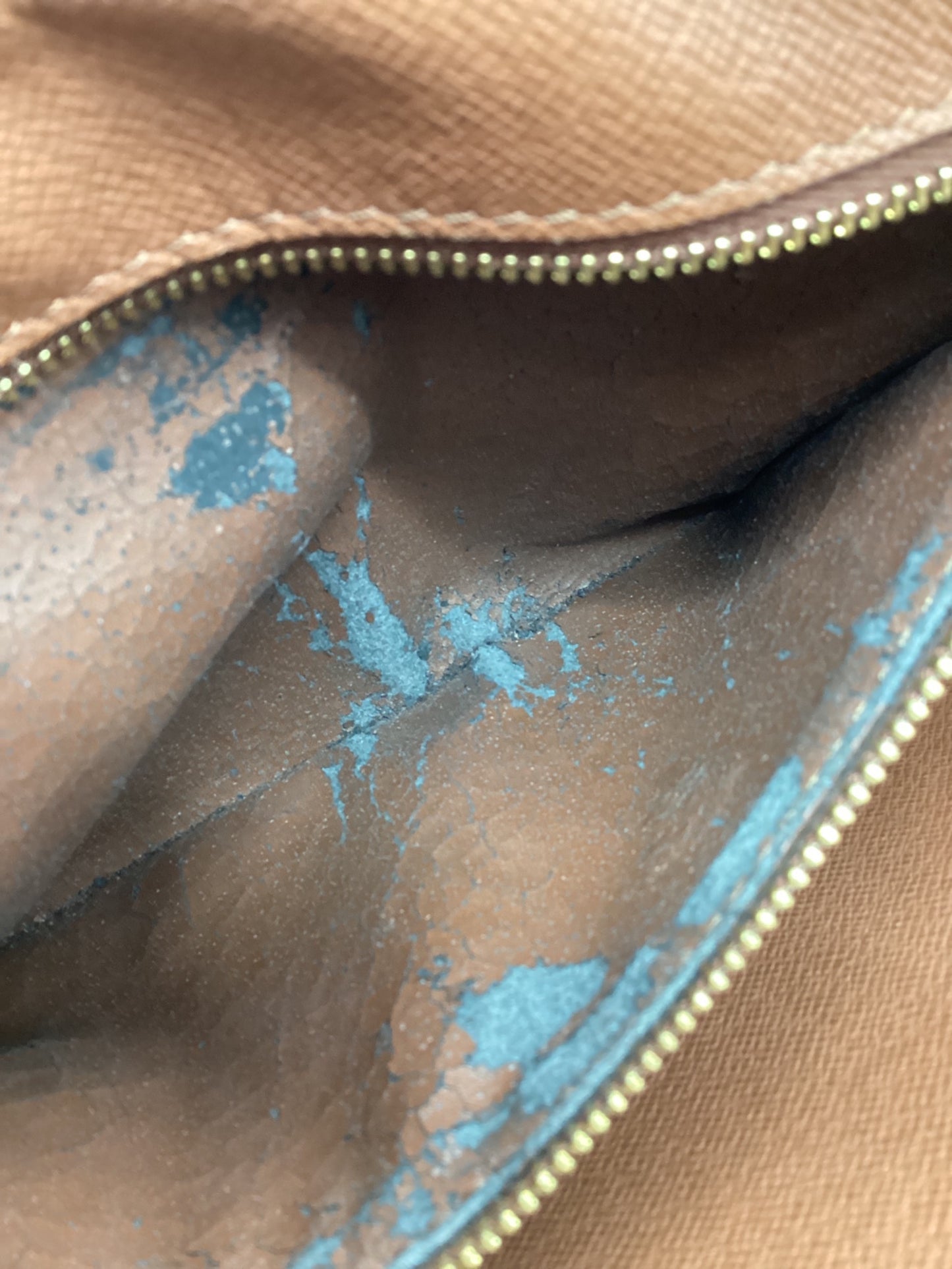 [Pre-owned] LOUIS VUITTON zippered carrying case M51825