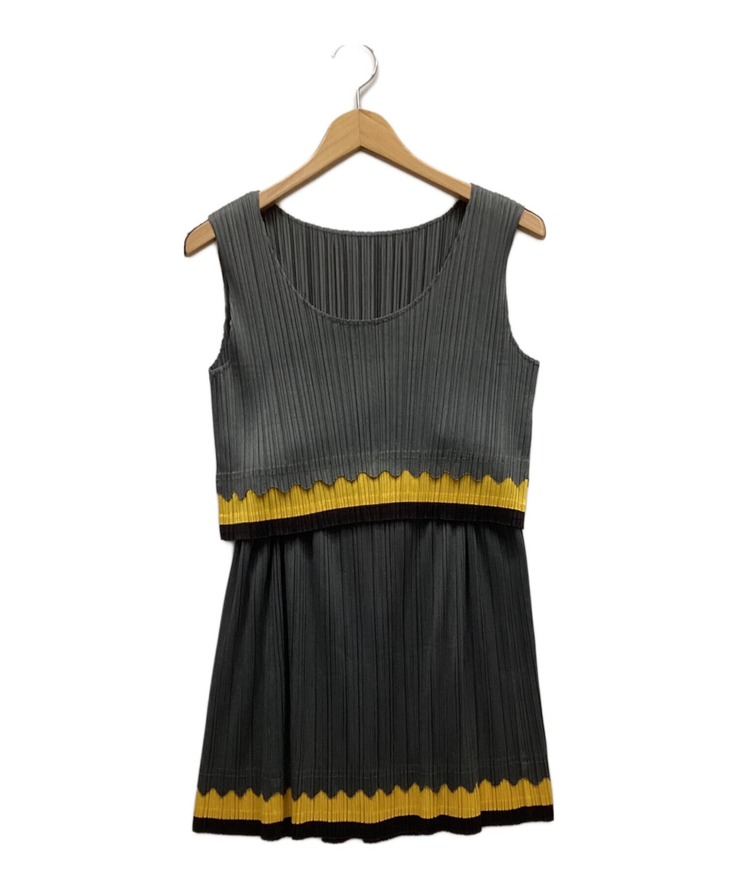 [Pre-owned] PLEATS PLEASE setup