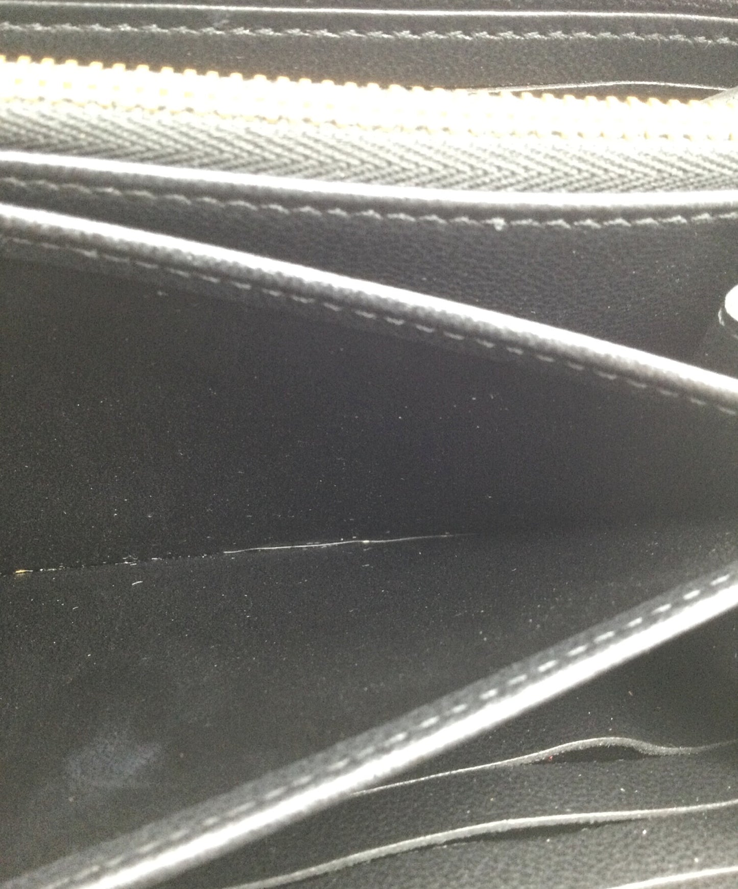 [Pre-owned] LOUIS VUITTON Embossed Zippy Wallet M81763