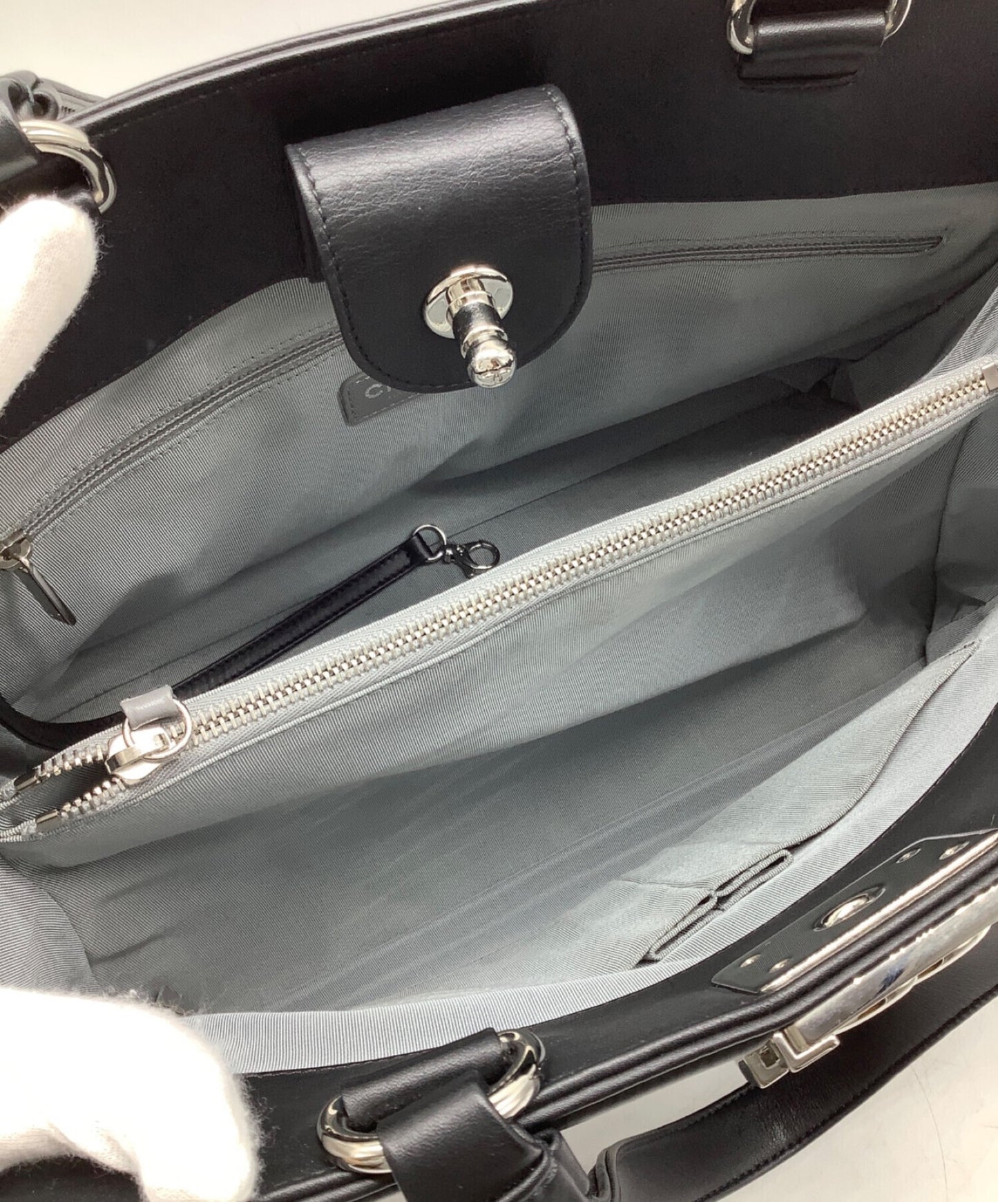 [Pre-owned] CHANEL V Stitch Tote Bag