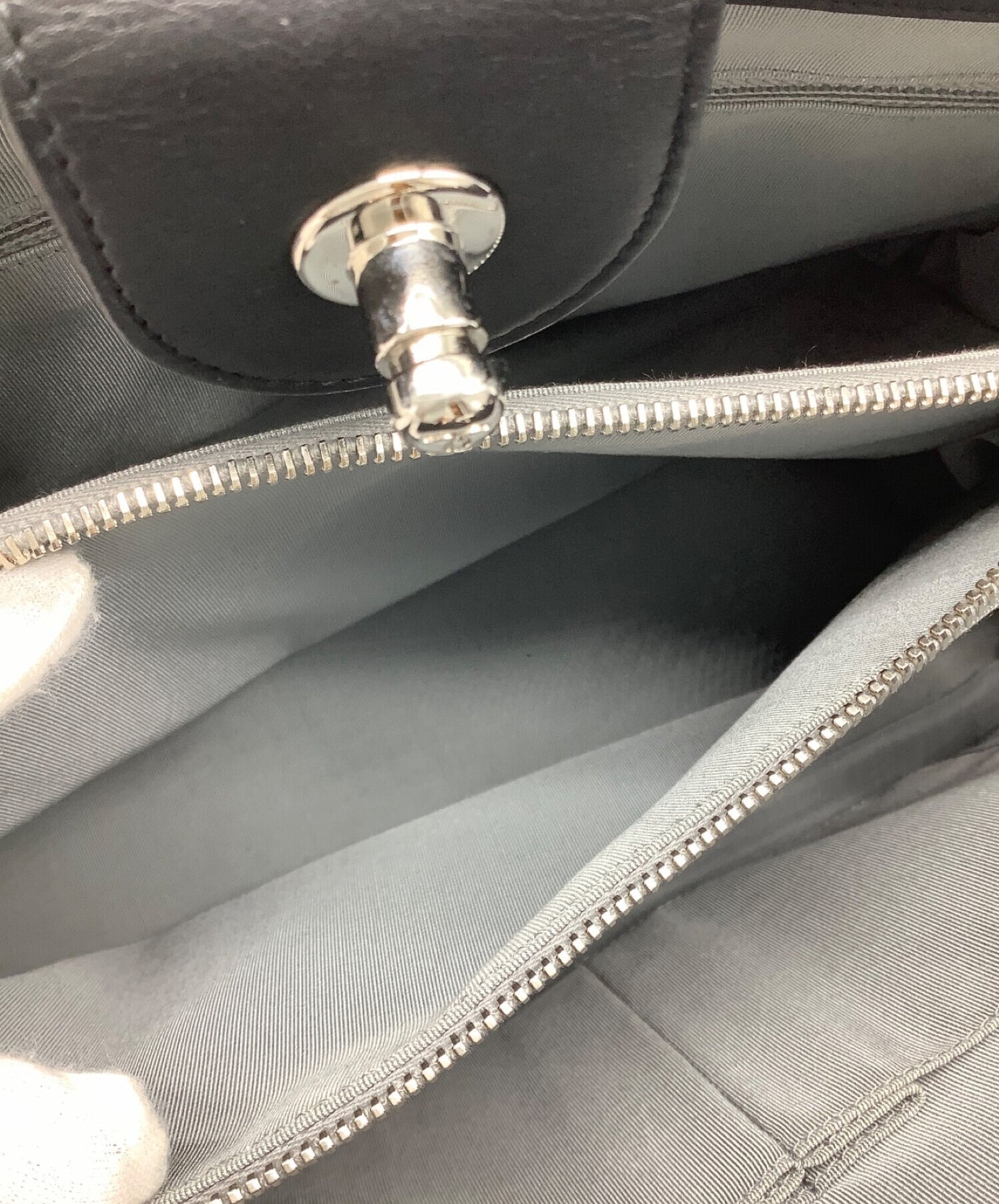 [Pre-owned] CHANEL V Stitch Tote Bag