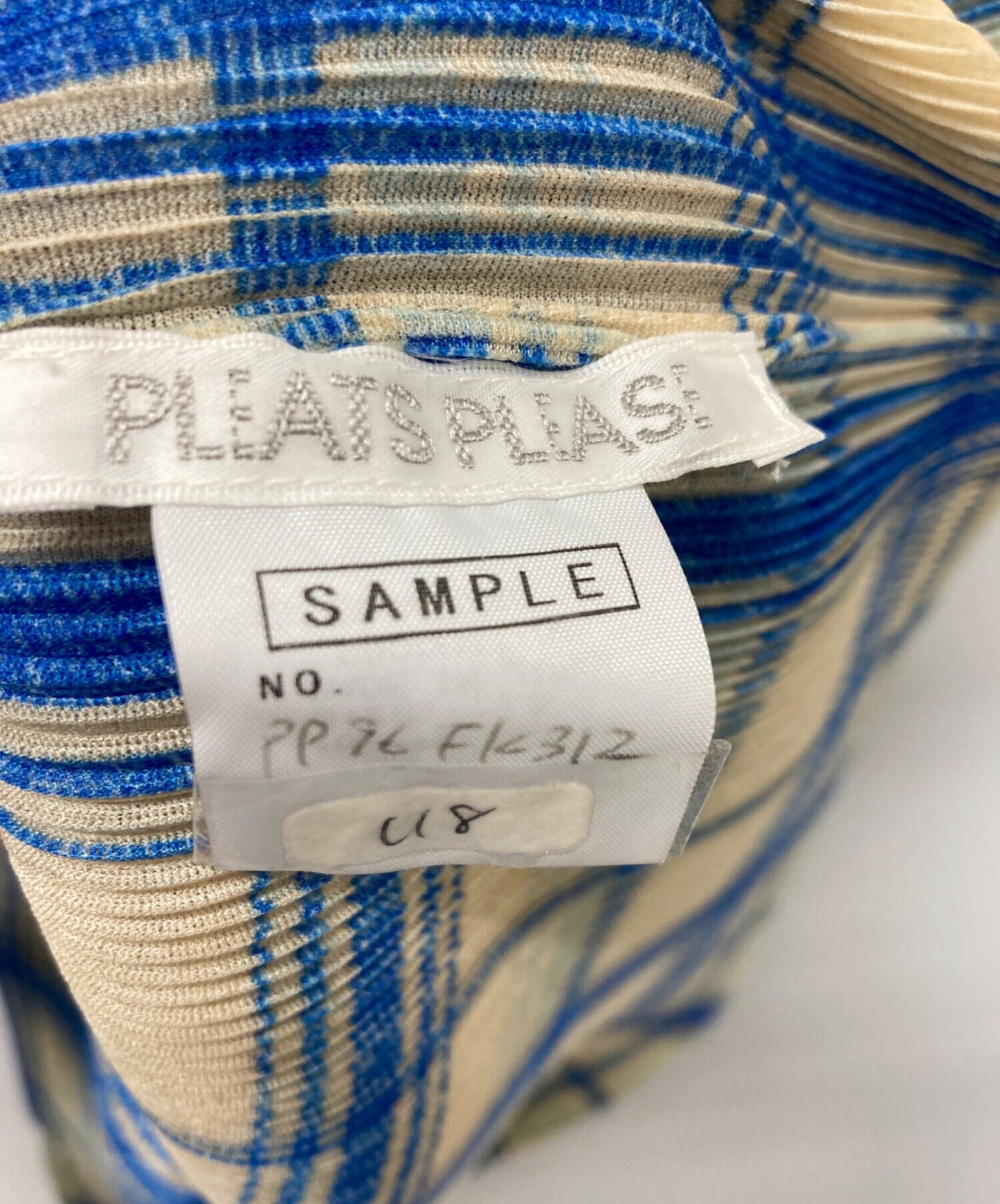 [Pre-owned] PLEATS PLEASE sleeveless cut and sewn