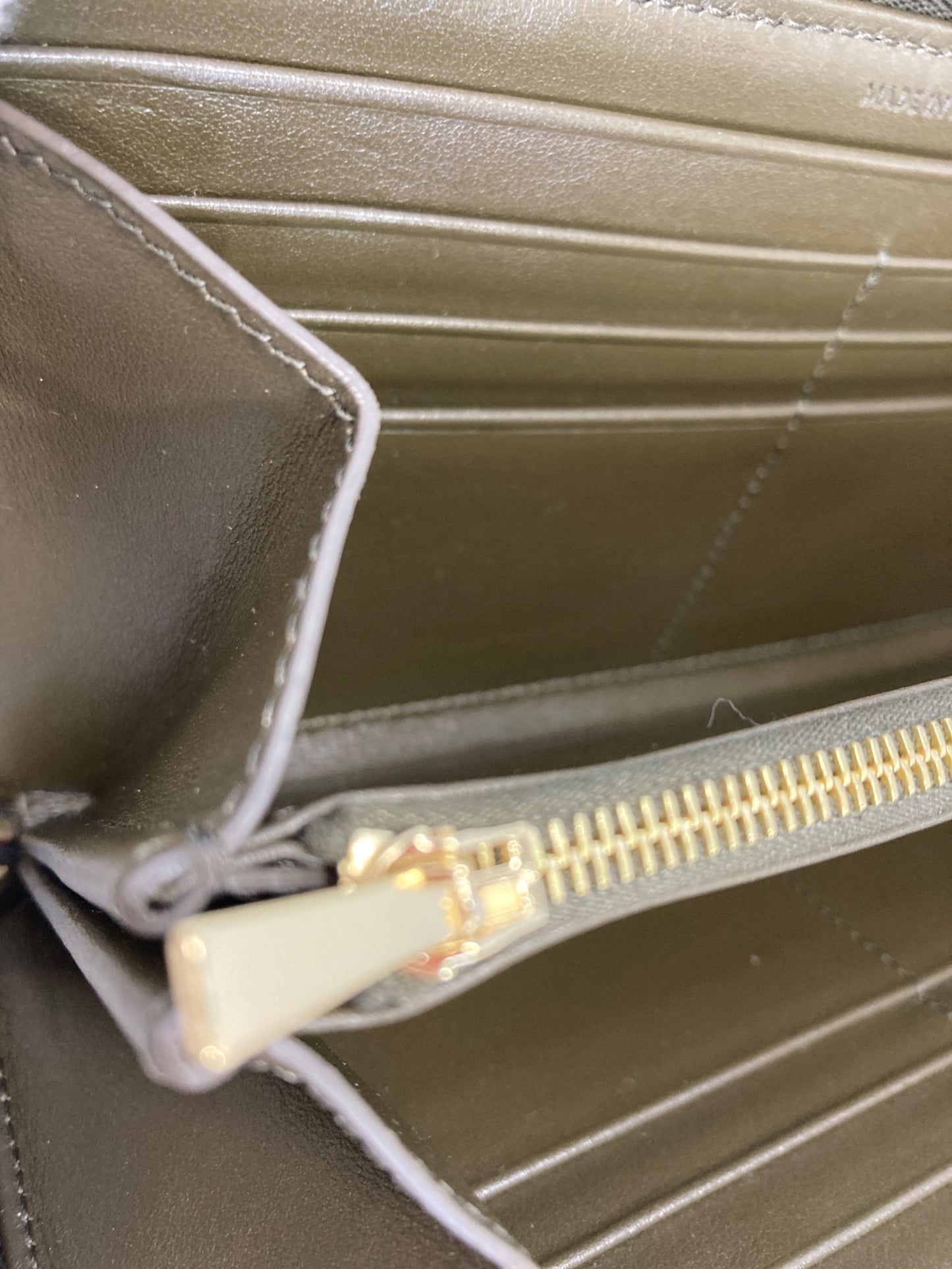 [Pre-owned] CELINE Round Zipper Wallet