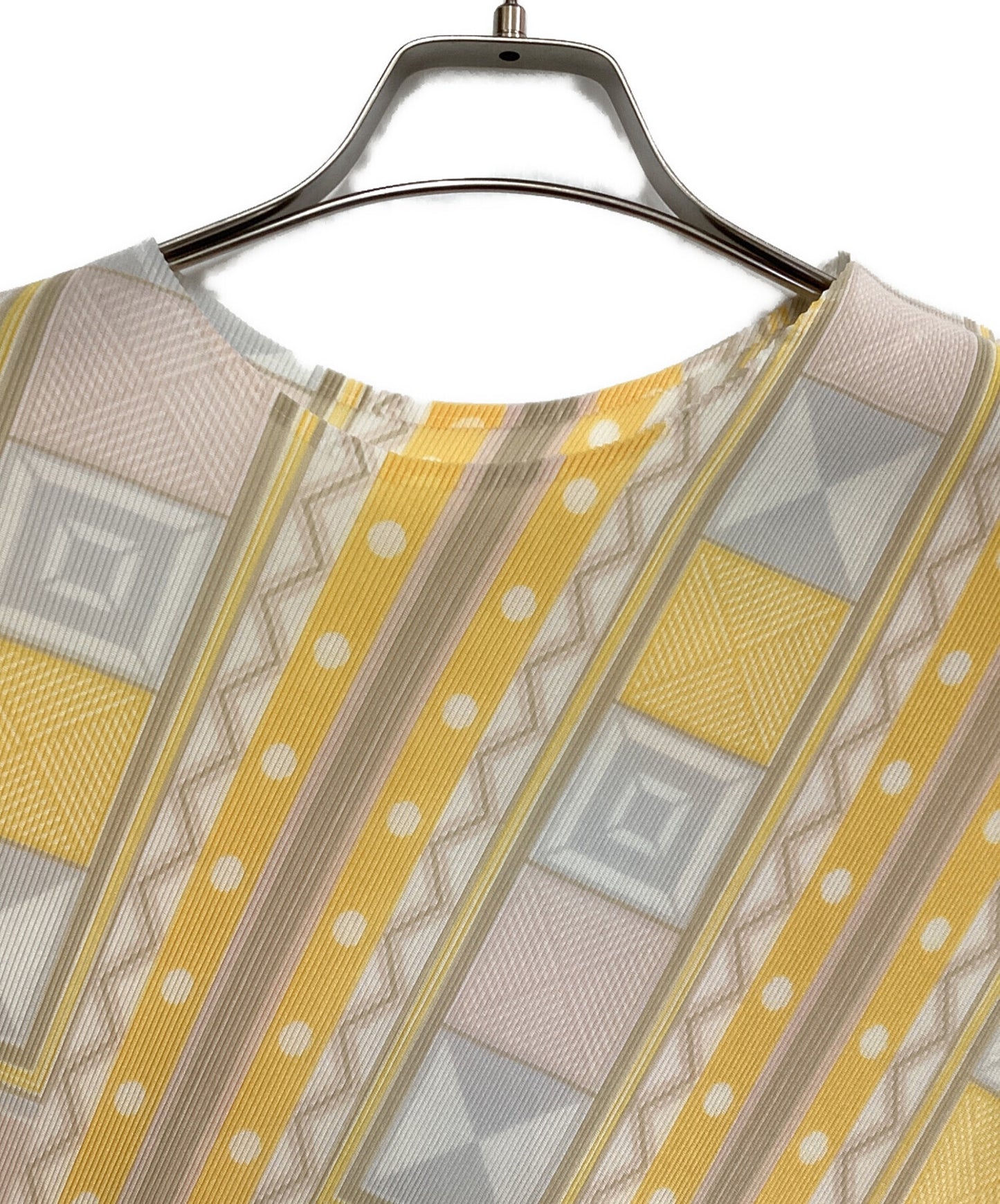 [Pre-owned] PLEATS PLEASE sleeveless cut and sewn