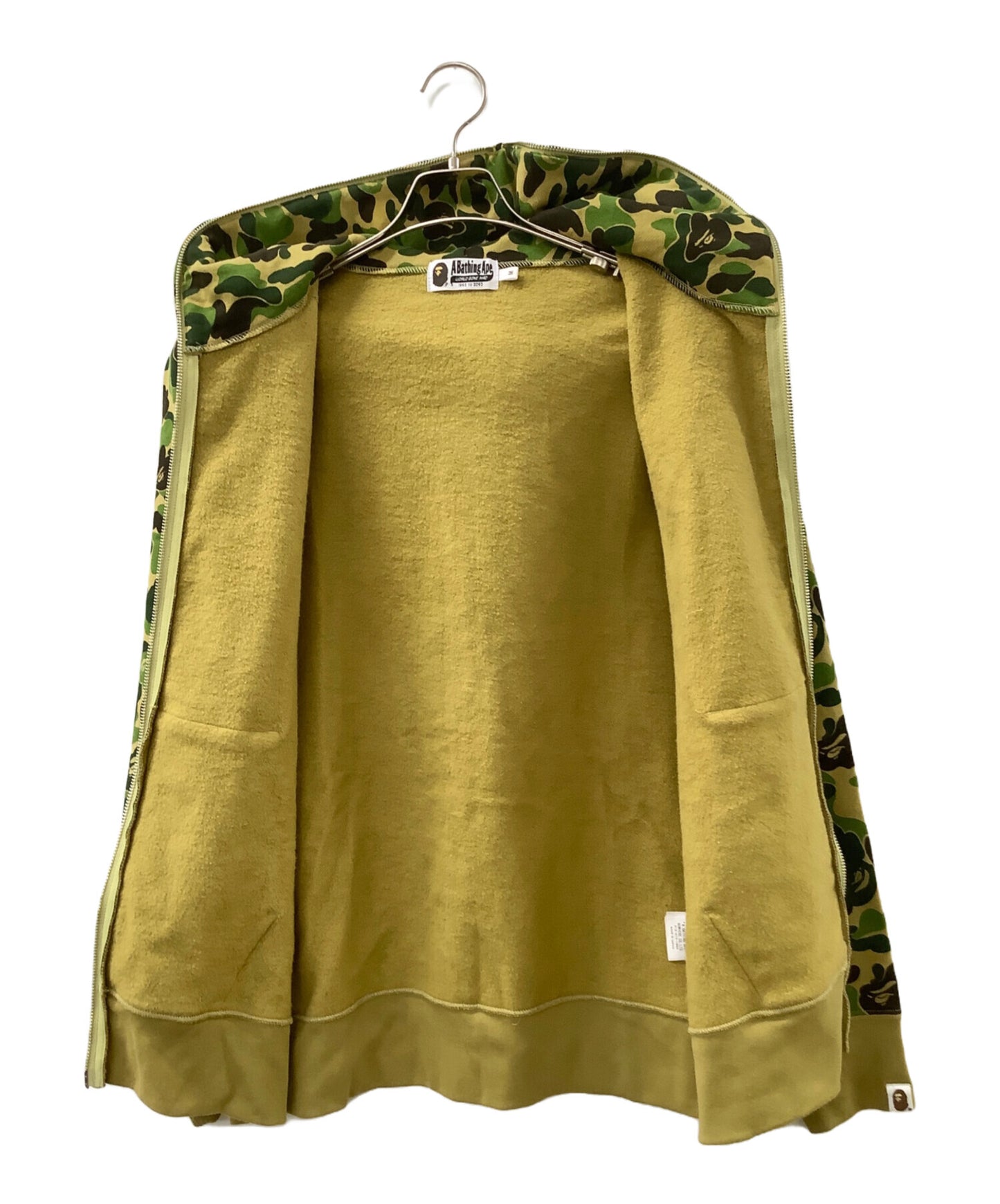 [Pre-owned] A BATHING APE Camo Shark Full Zip Hoodie 001zpl701009m
