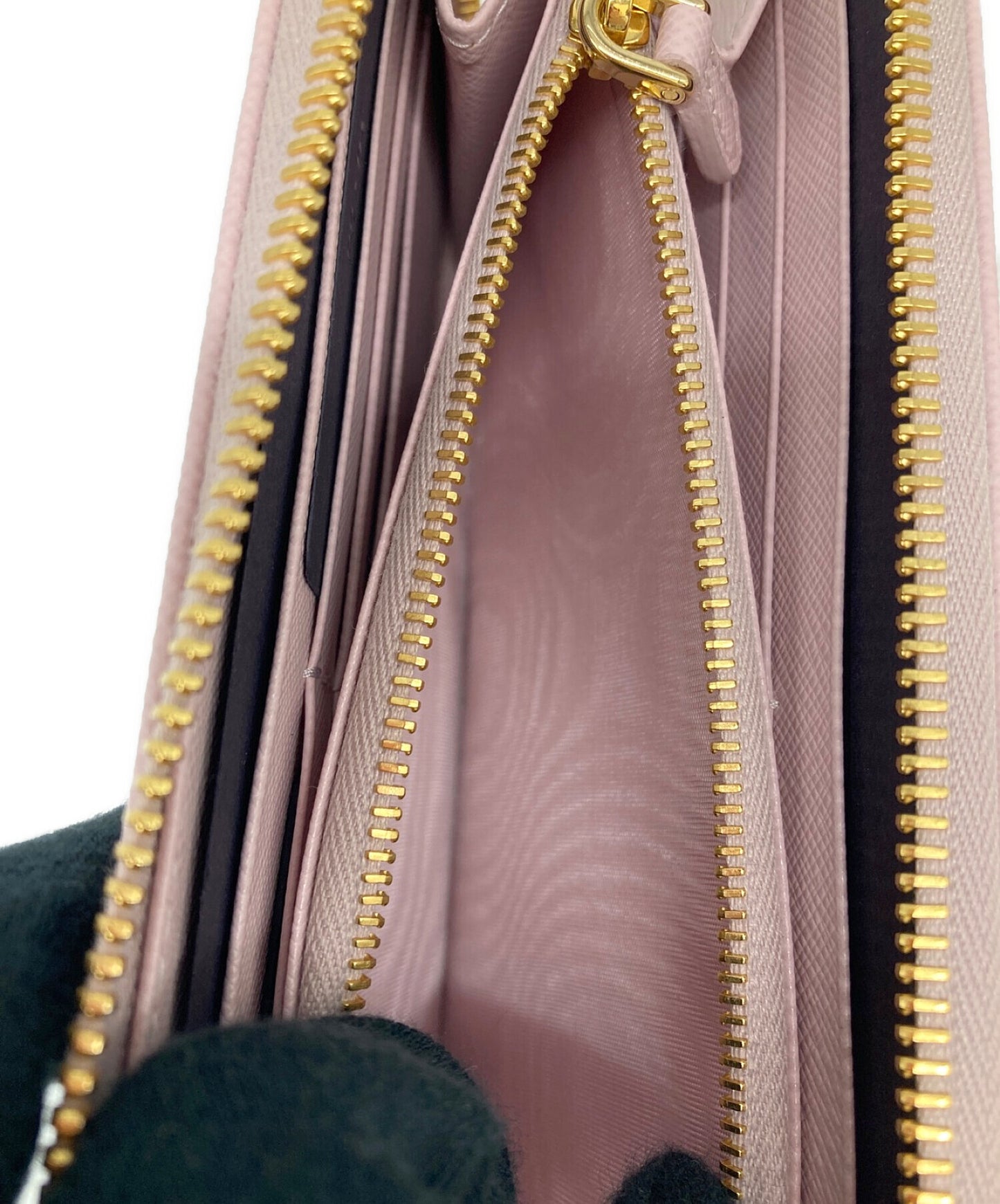 [Pre-owned] PRADA Saffiano leather round zipper long wallet