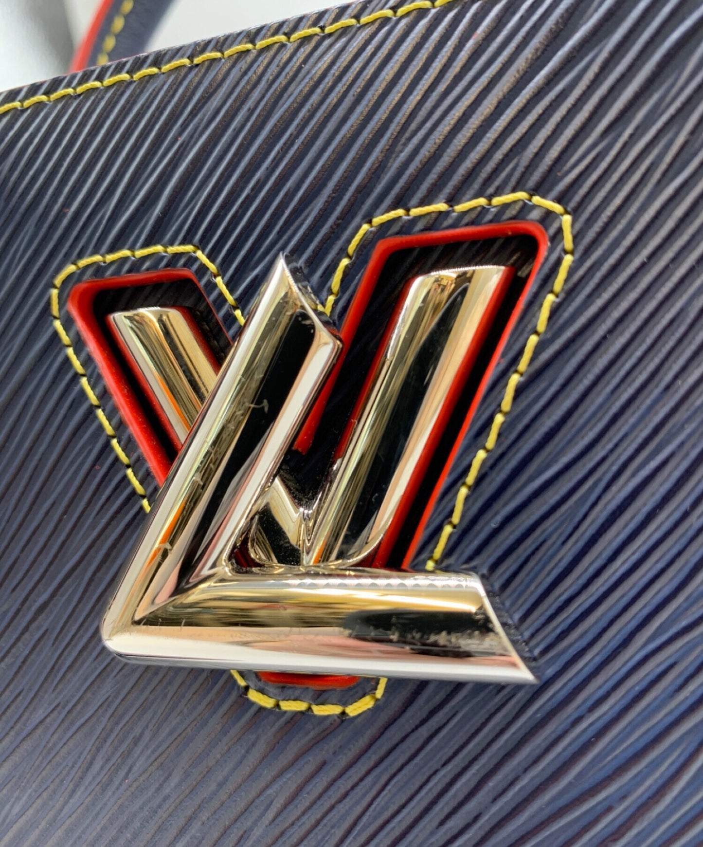 [Pre-owned] LOUIS VUITTON Epi Twist Tote Bag M54980