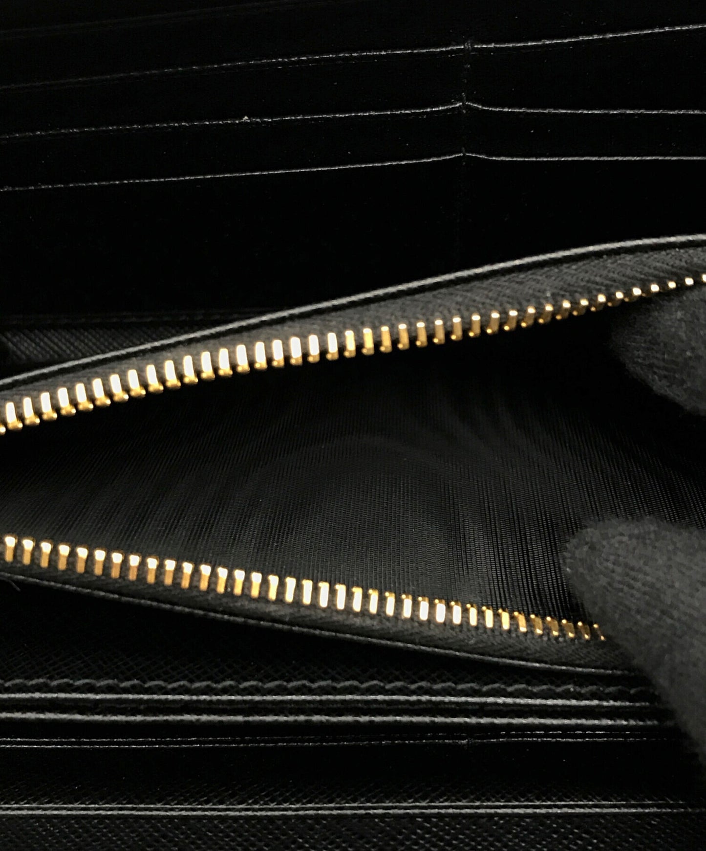 [Pre-owned] PRADA Round Zipper Long Wallet 1ML506