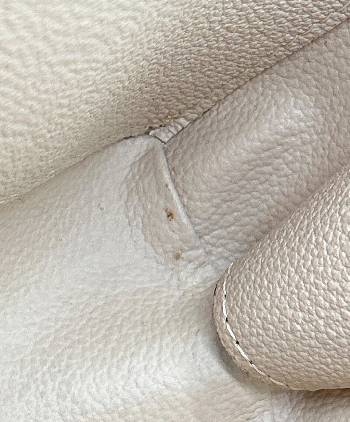 [Pre-owned] LOUIS VUITTON Cosmetic Pouch / Monogram Toulouse Demi ronde M47520