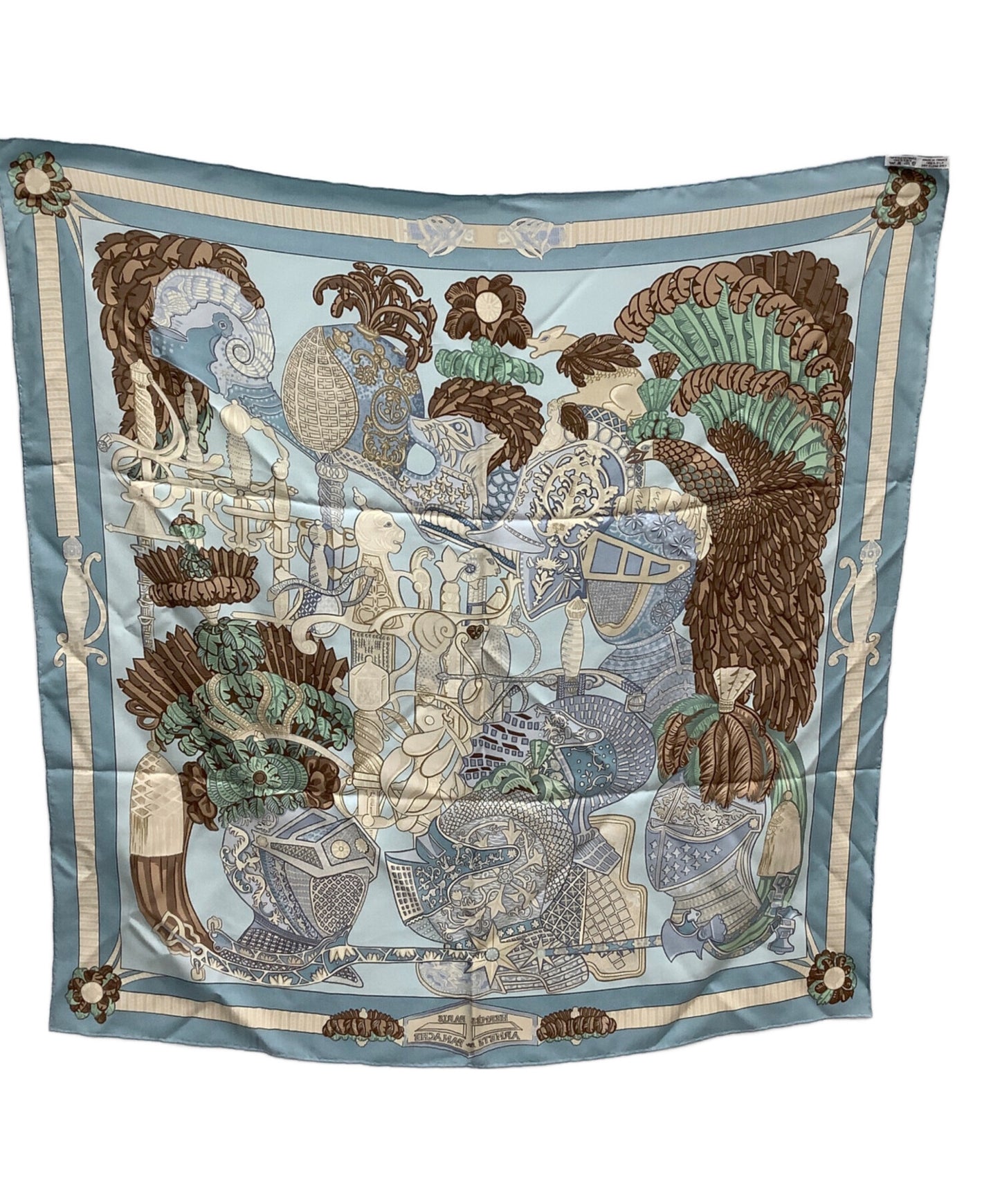 [Pre-owned] HERMES Silk scarf Carré 90, cavalry helmet with feather decoration